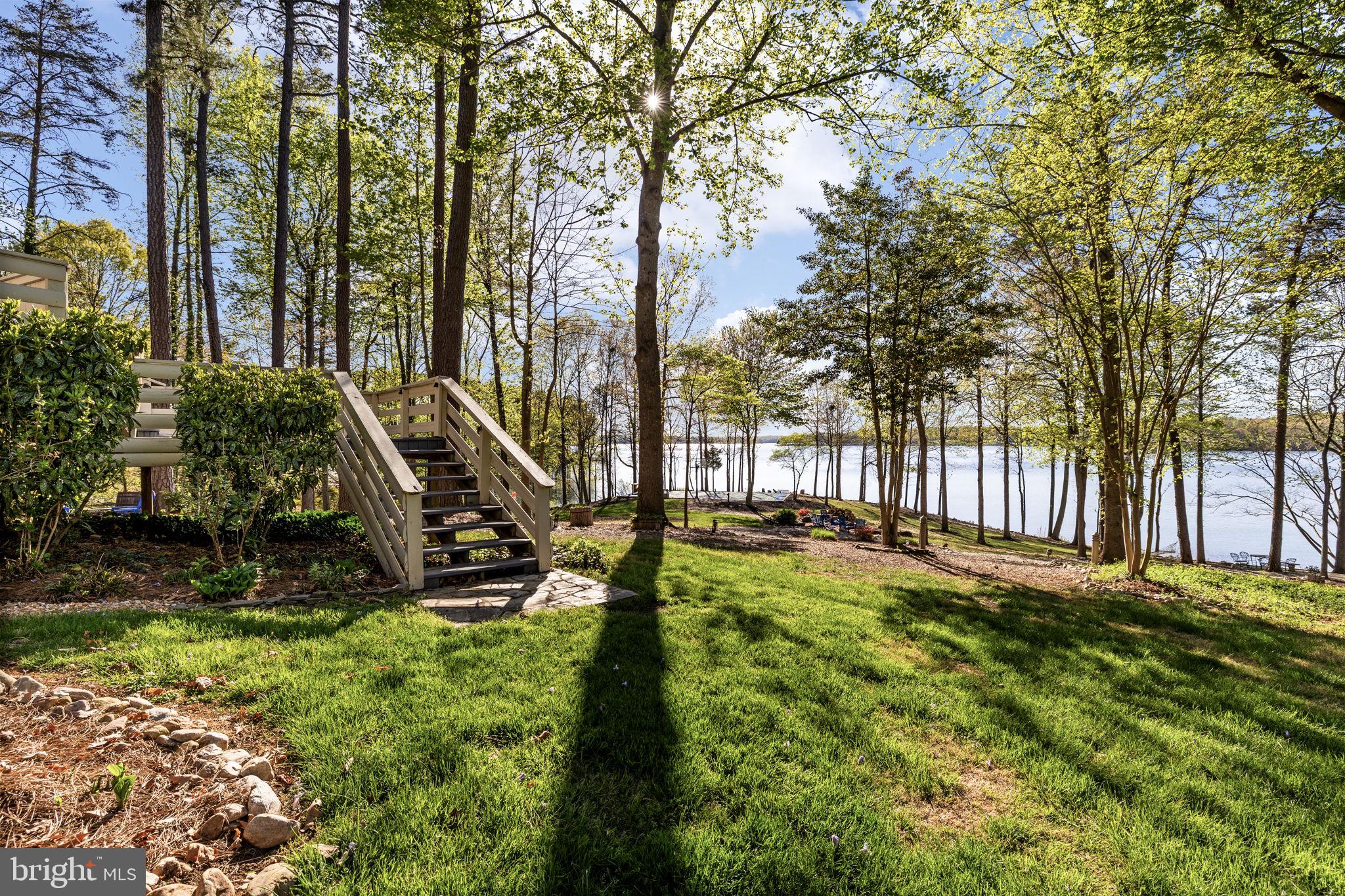 FISHERMANS COVE - Residential