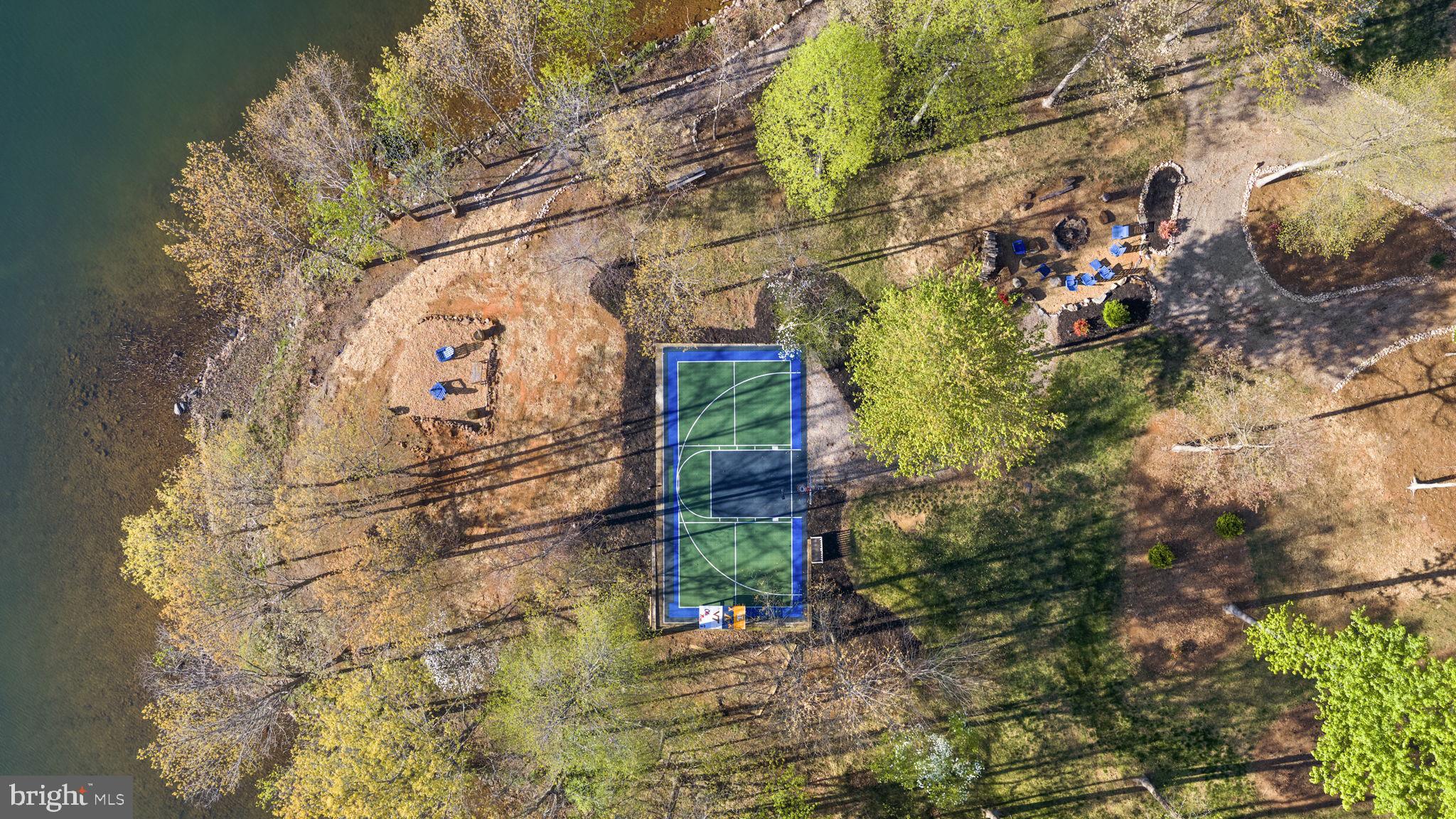 FISHERMANS COVE - Residential