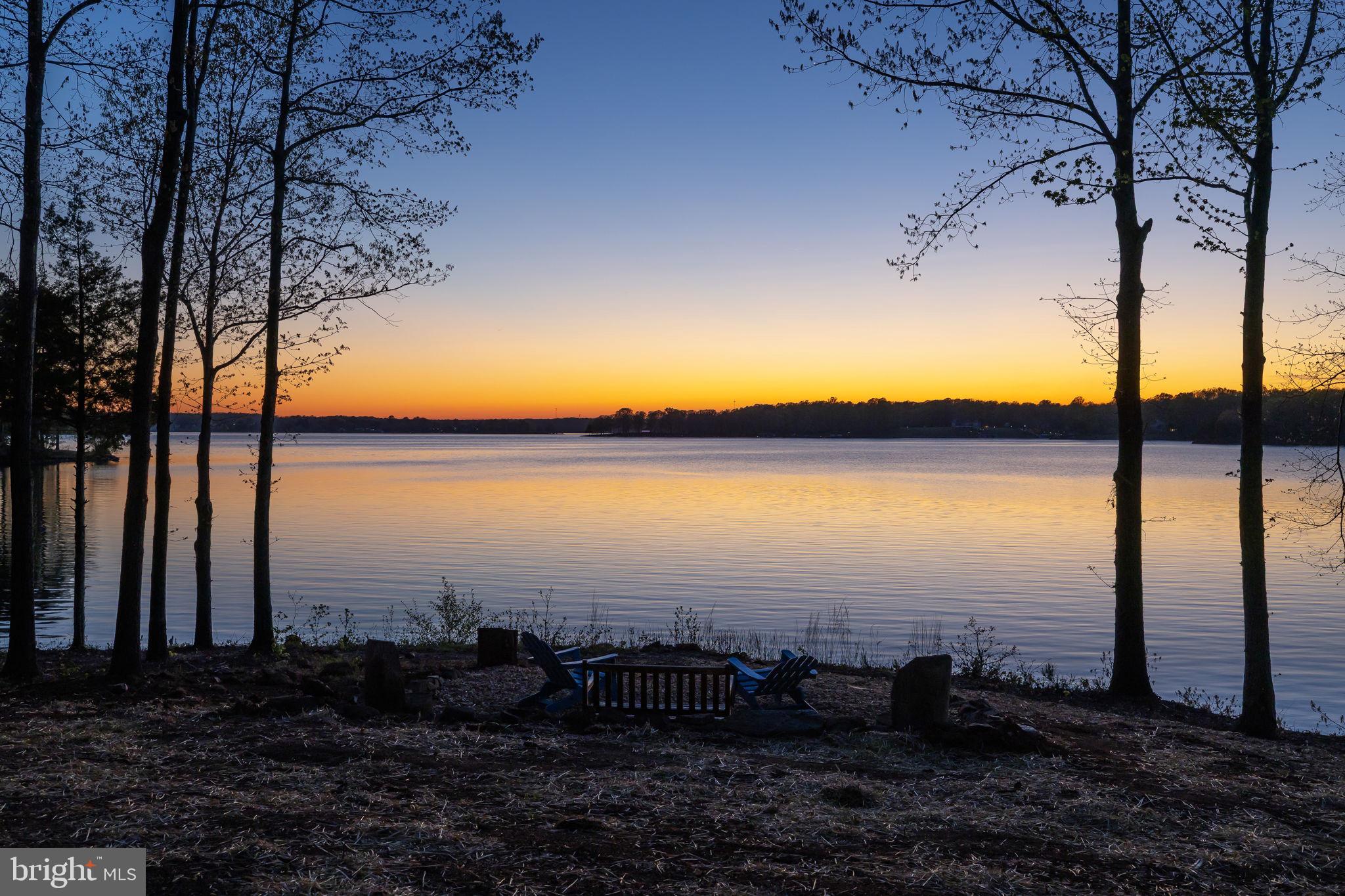 FISHERMANS COVE - Residential