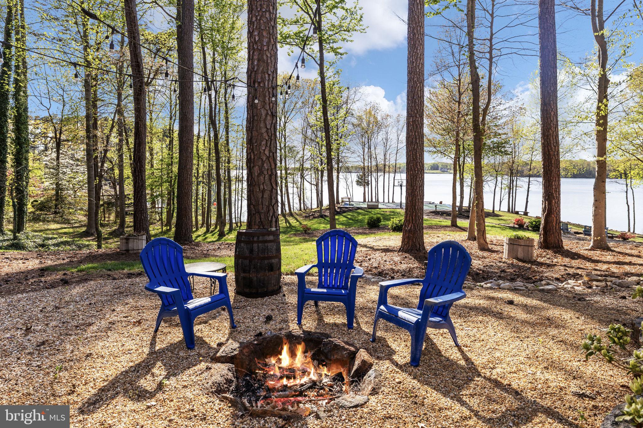 FISHERMANS COVE - Residential