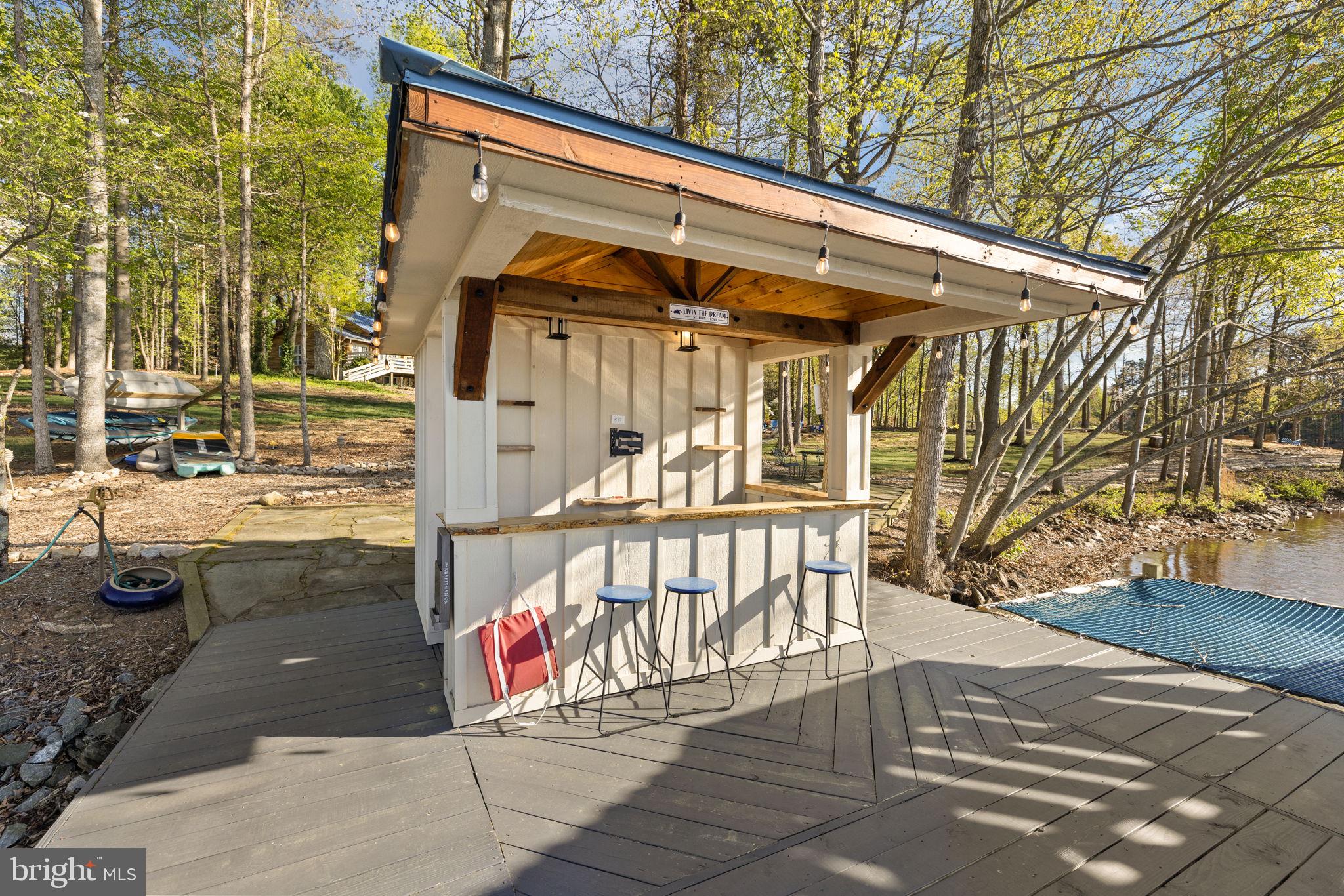 FISHERMANS COVE - Residential