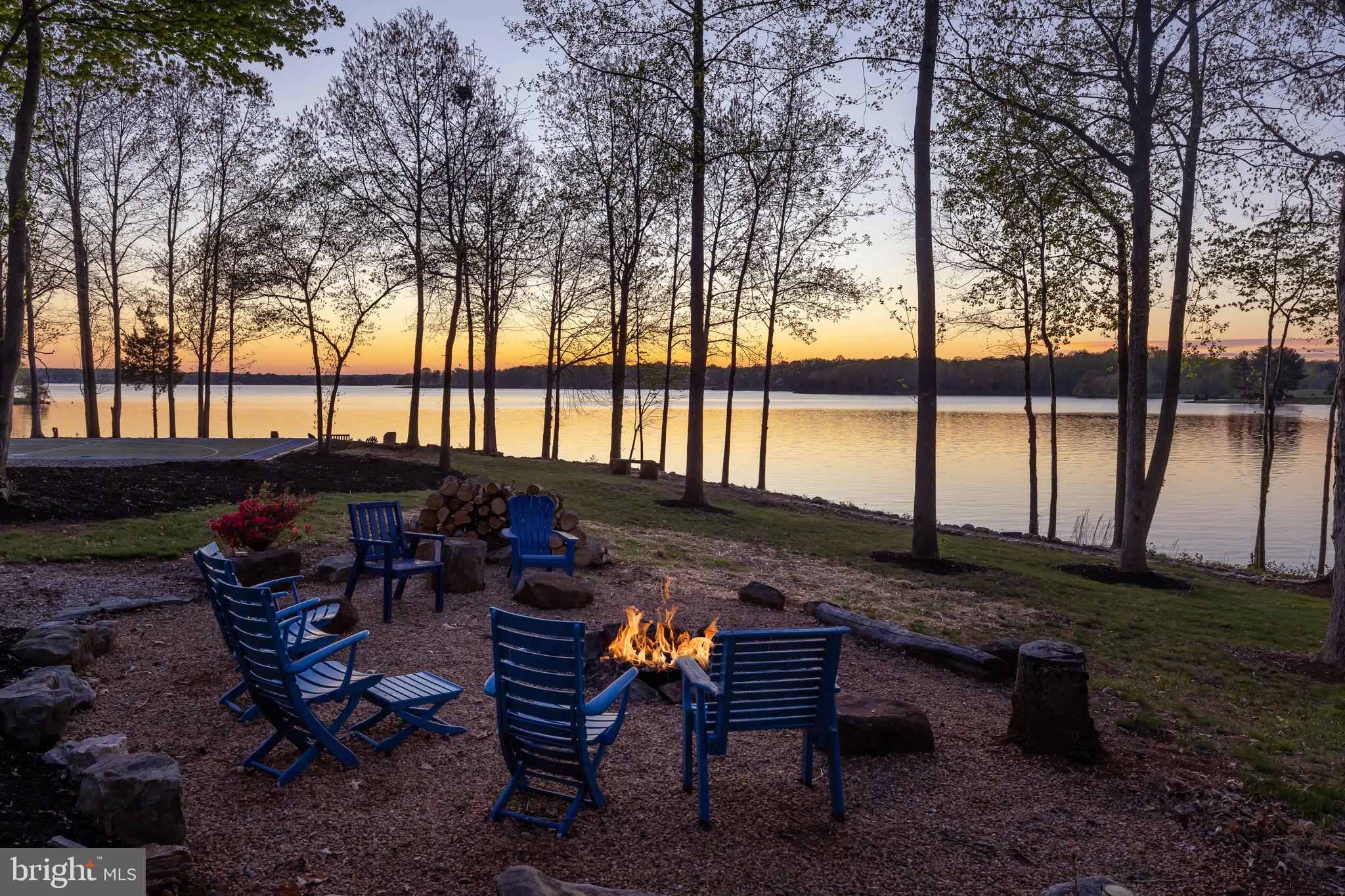 FISHERMANS COVE - Residential