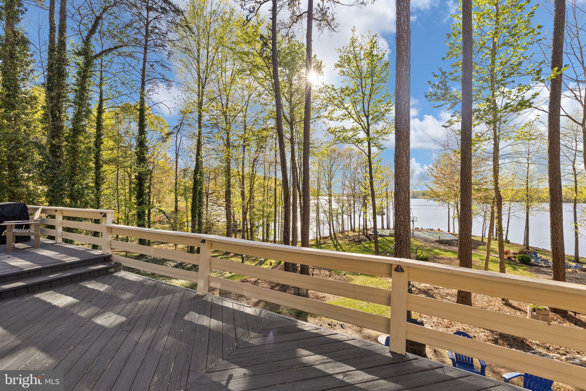 FISHERMANS COVE - Residential