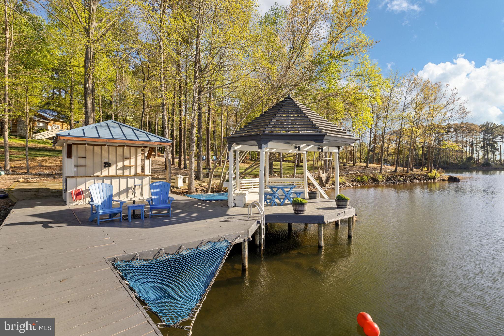 FISHERMANS COVE - Residential