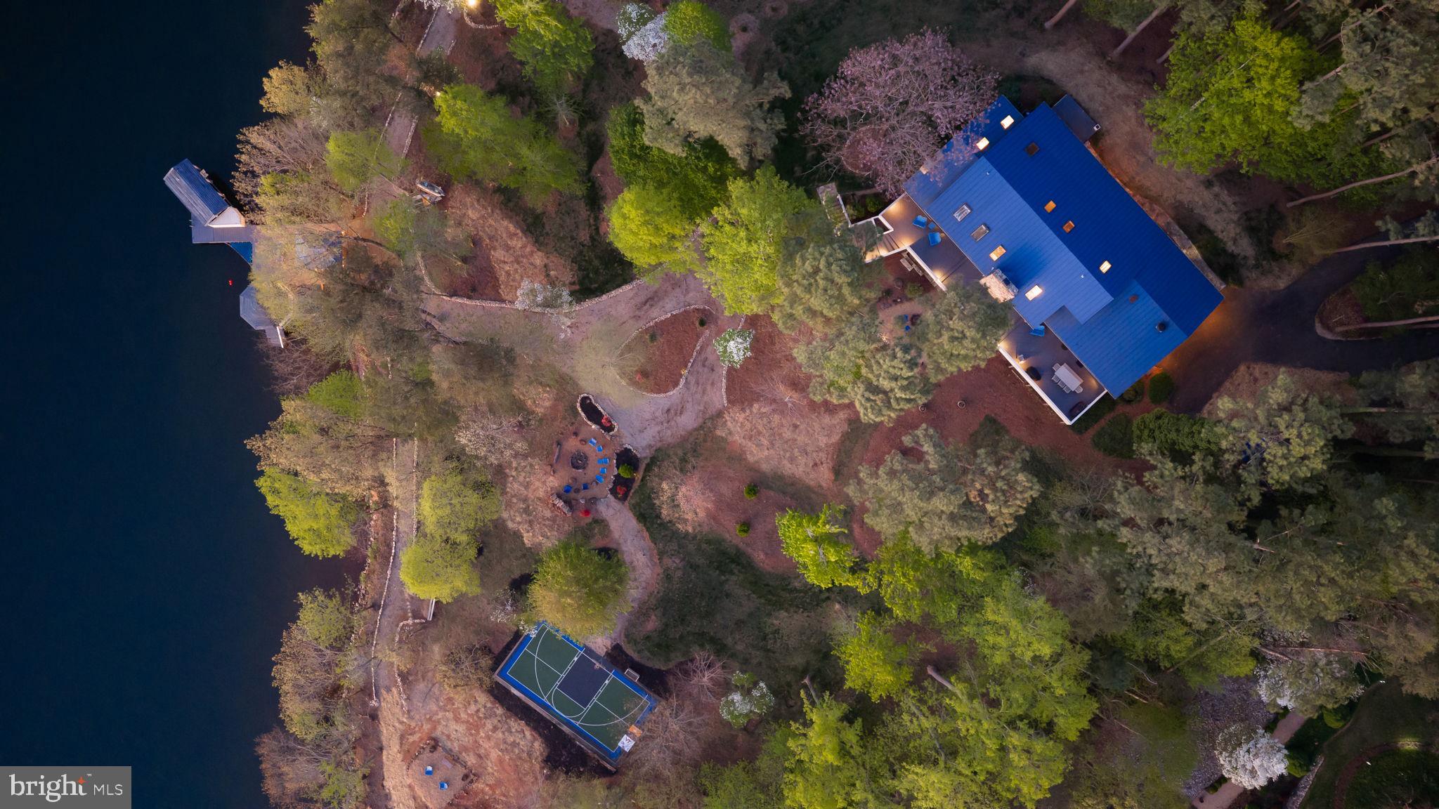 FISHERMANS COVE - Residential