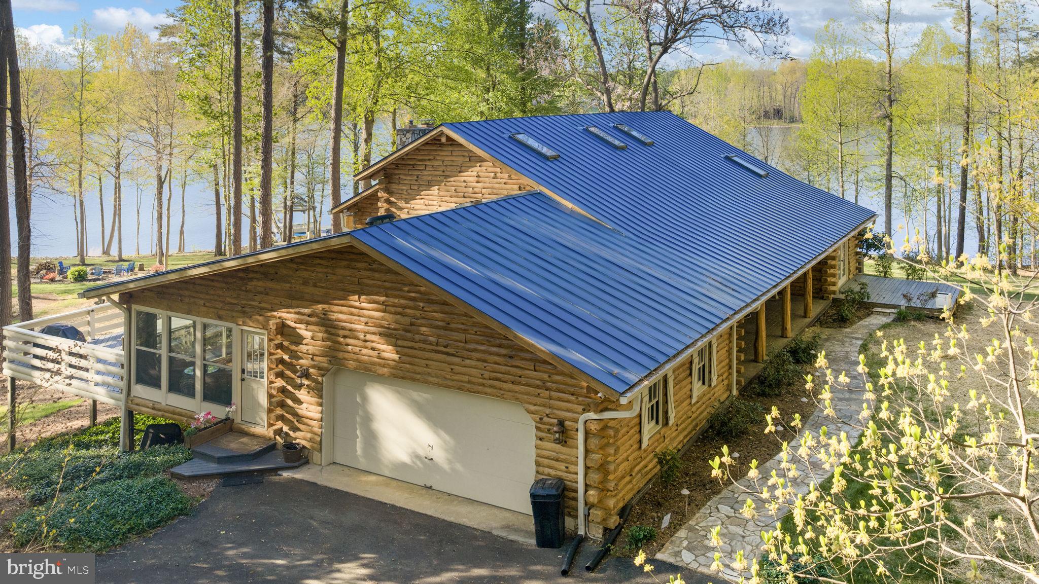 FISHERMANS COVE - Residential