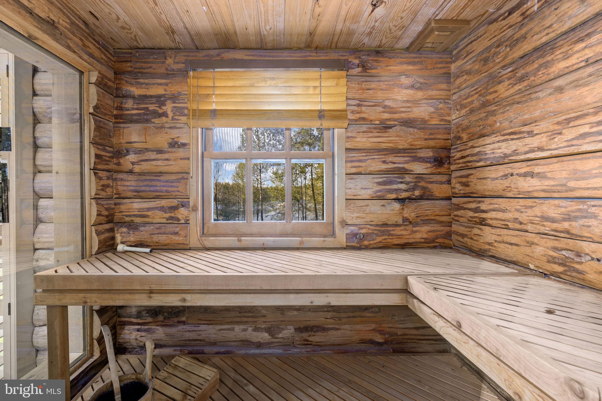 FISHERMANS COVE - Residential