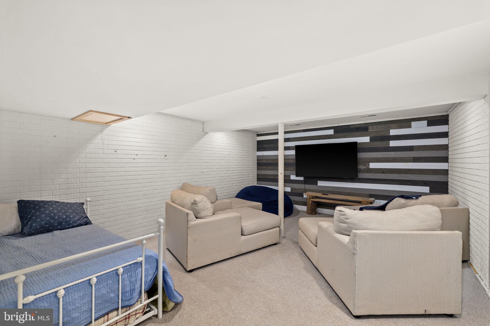 FISHERMANS COVE - Residential