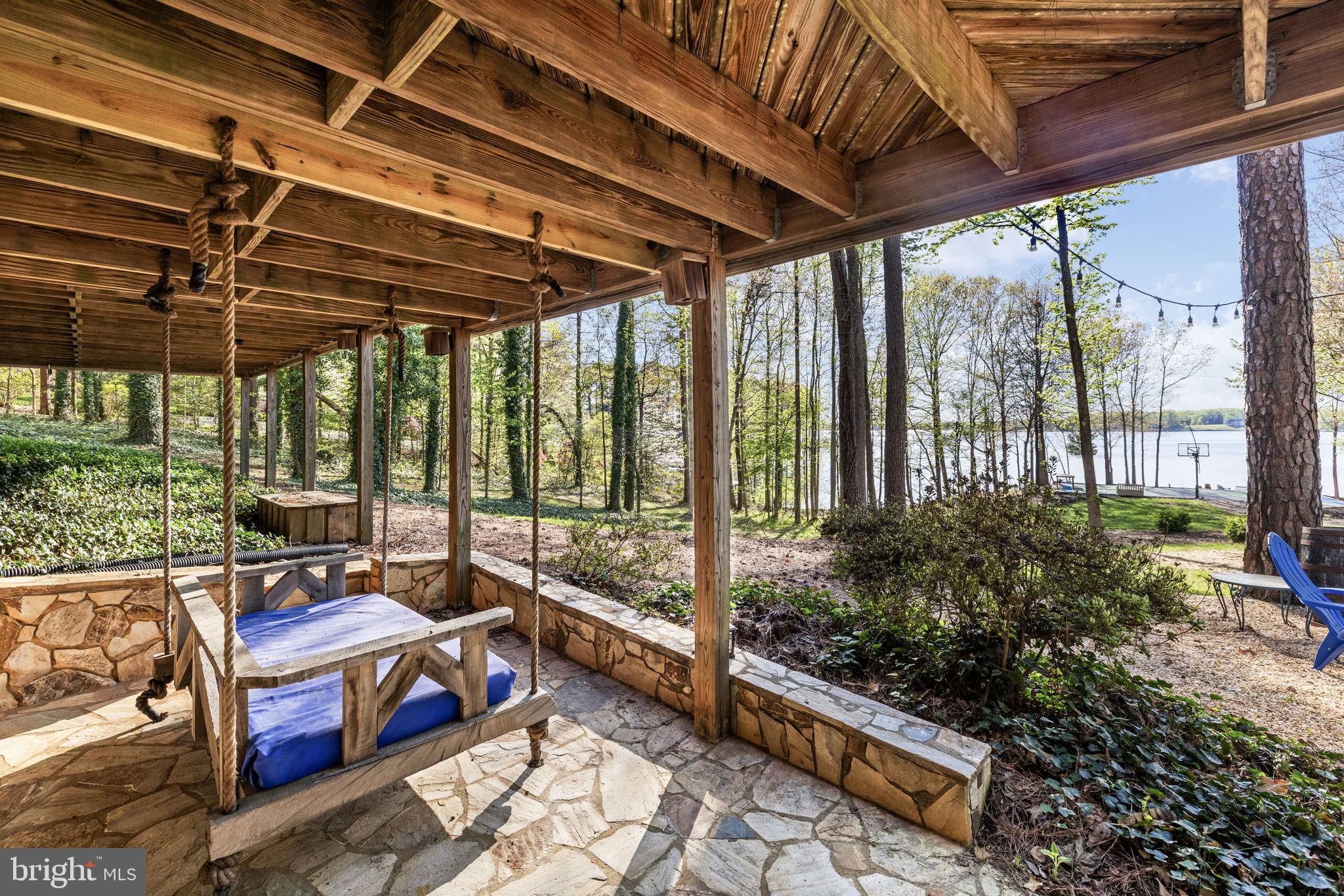 FISHERMANS COVE - Residential