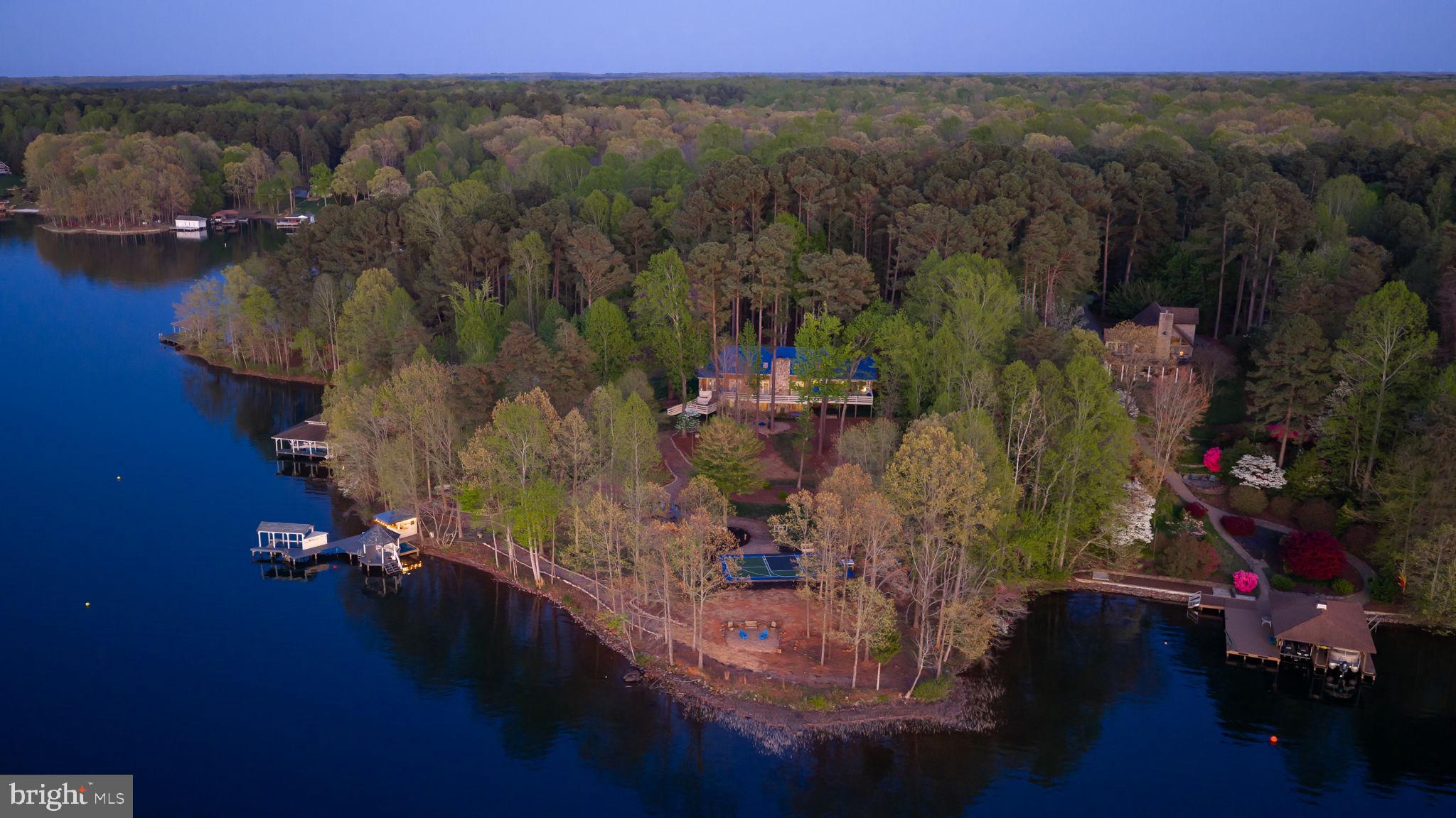 FISHERMANS COVE - Residential