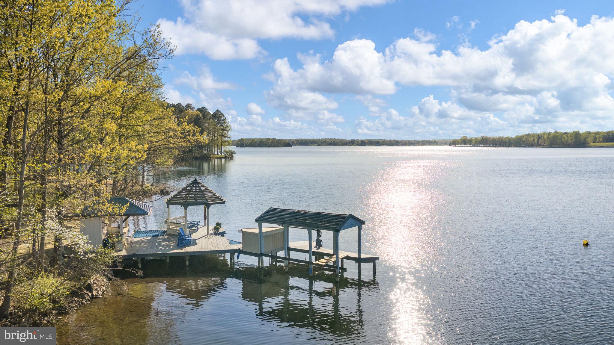 FISHERMANS COVE - Residential