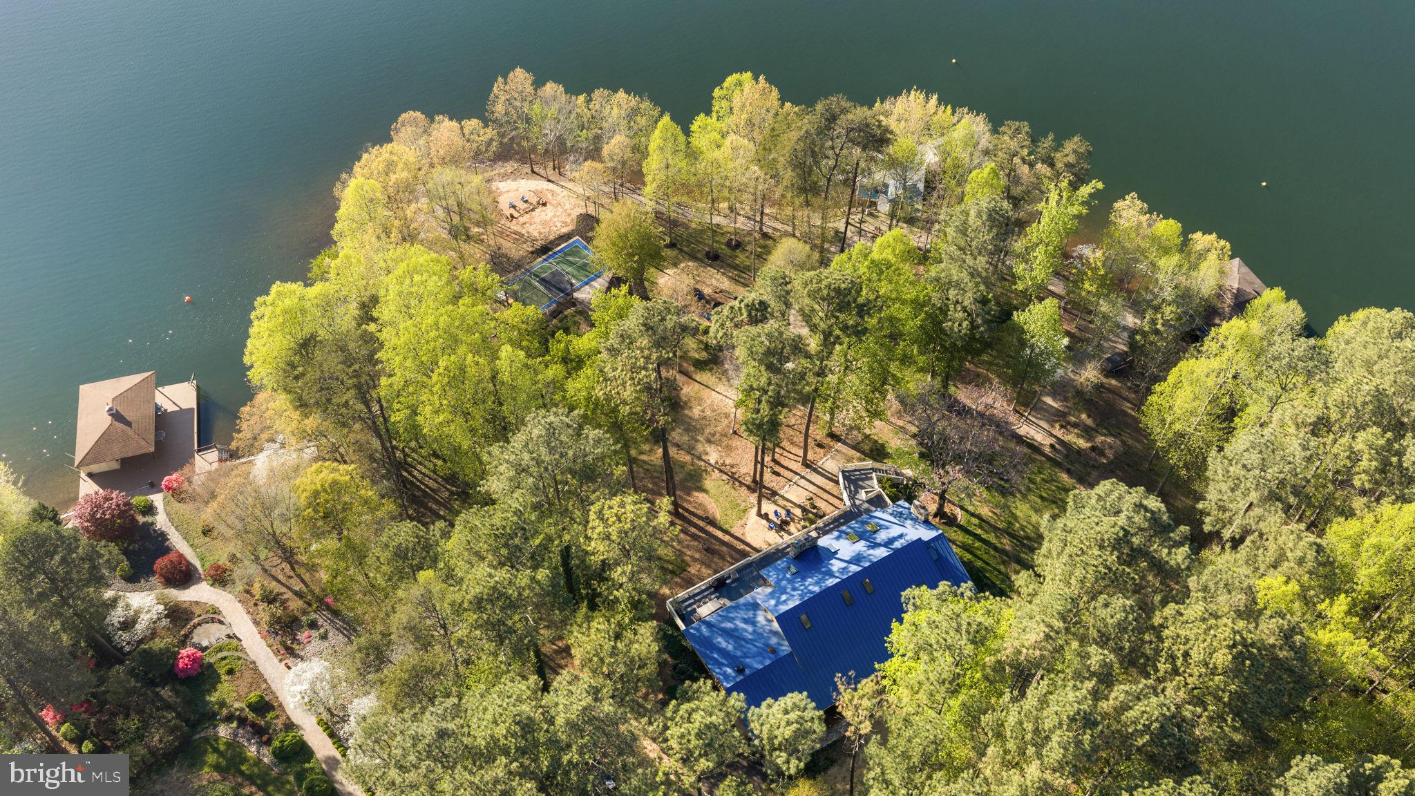 FISHERMANS COVE - Residential