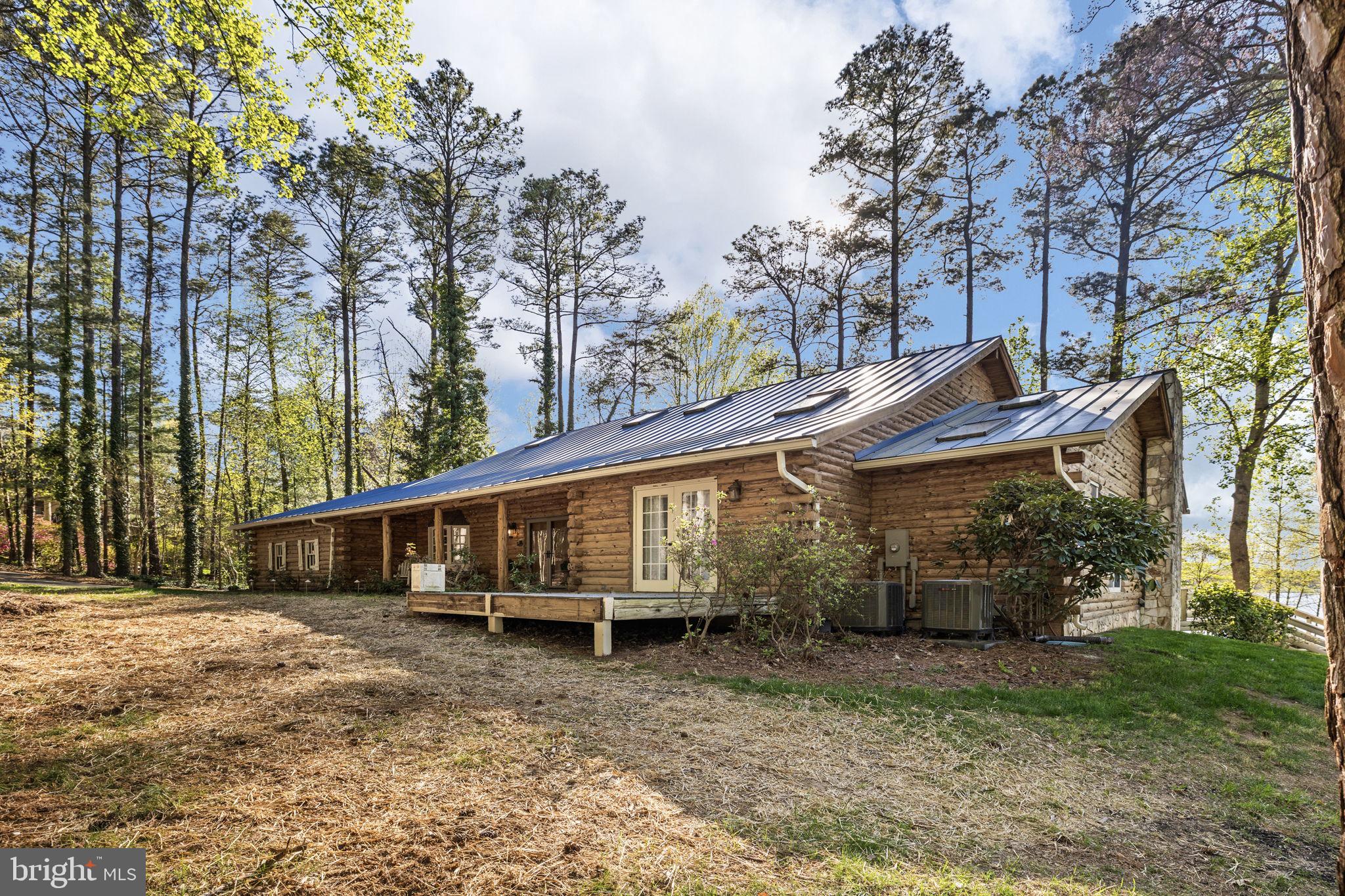 FISHERMANS COVE - Residential