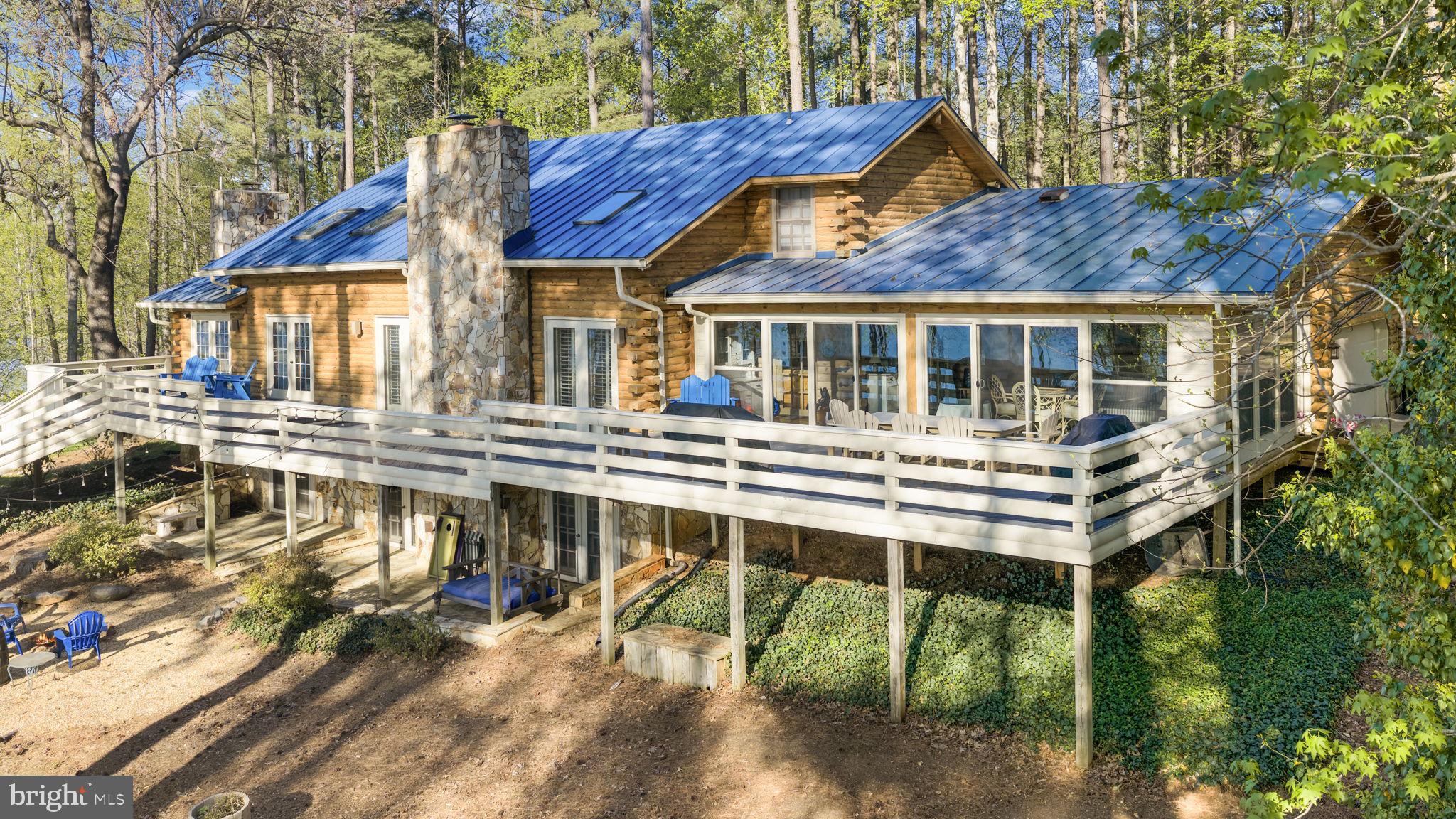 FISHERMANS COVE - Residential