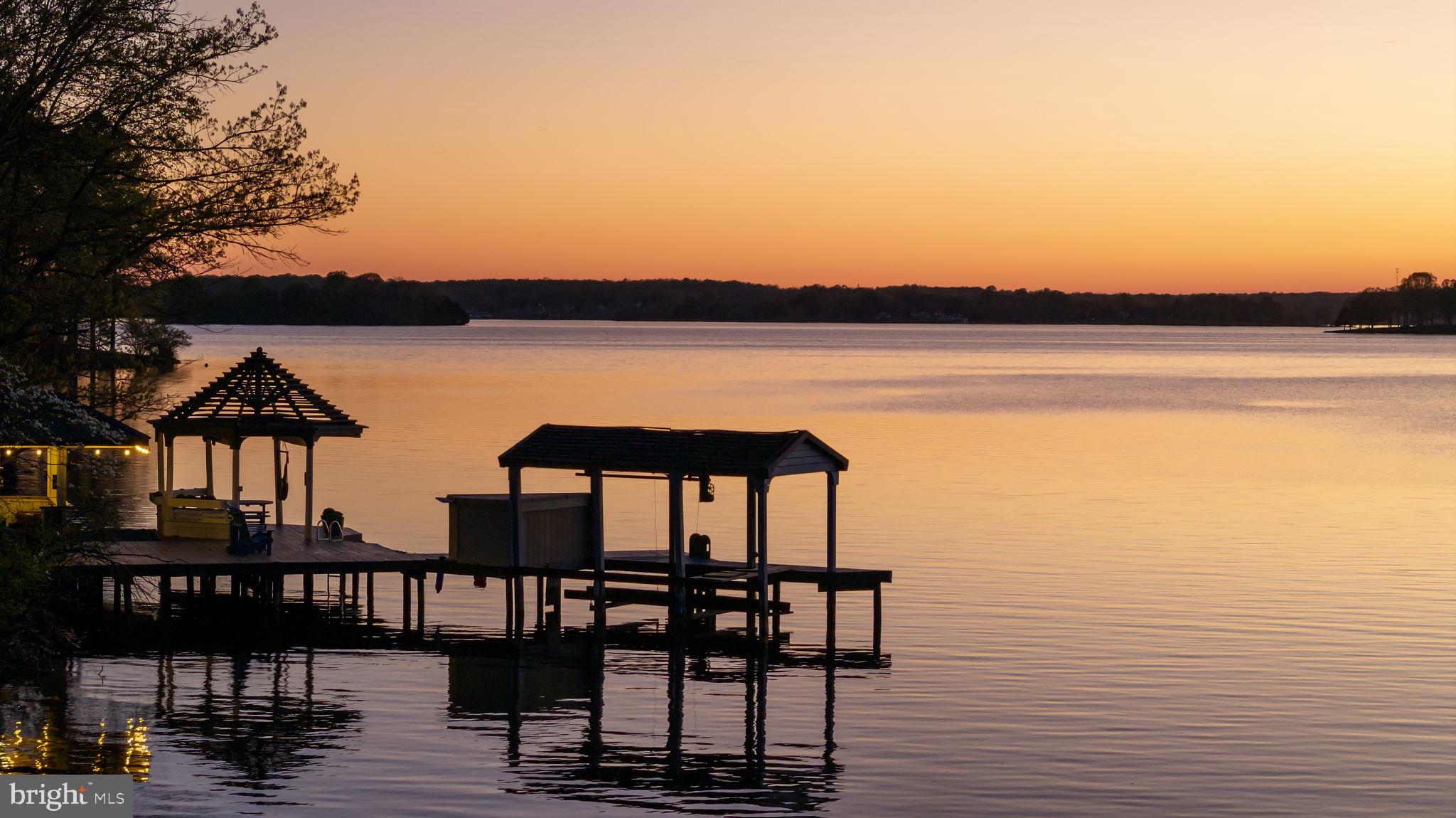 FISHERMANS COVE - Residential
