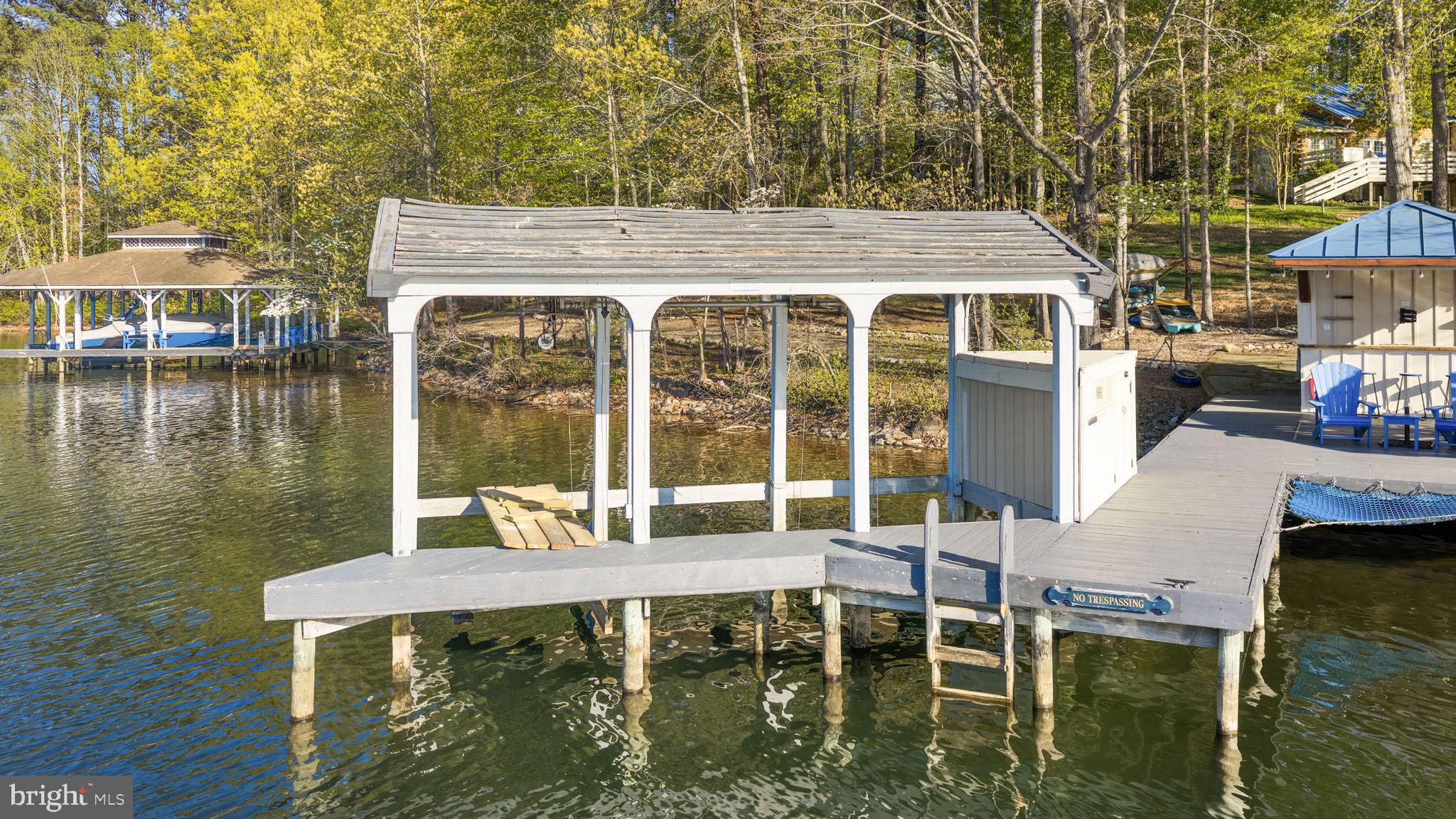 FISHERMANS COVE - Residential