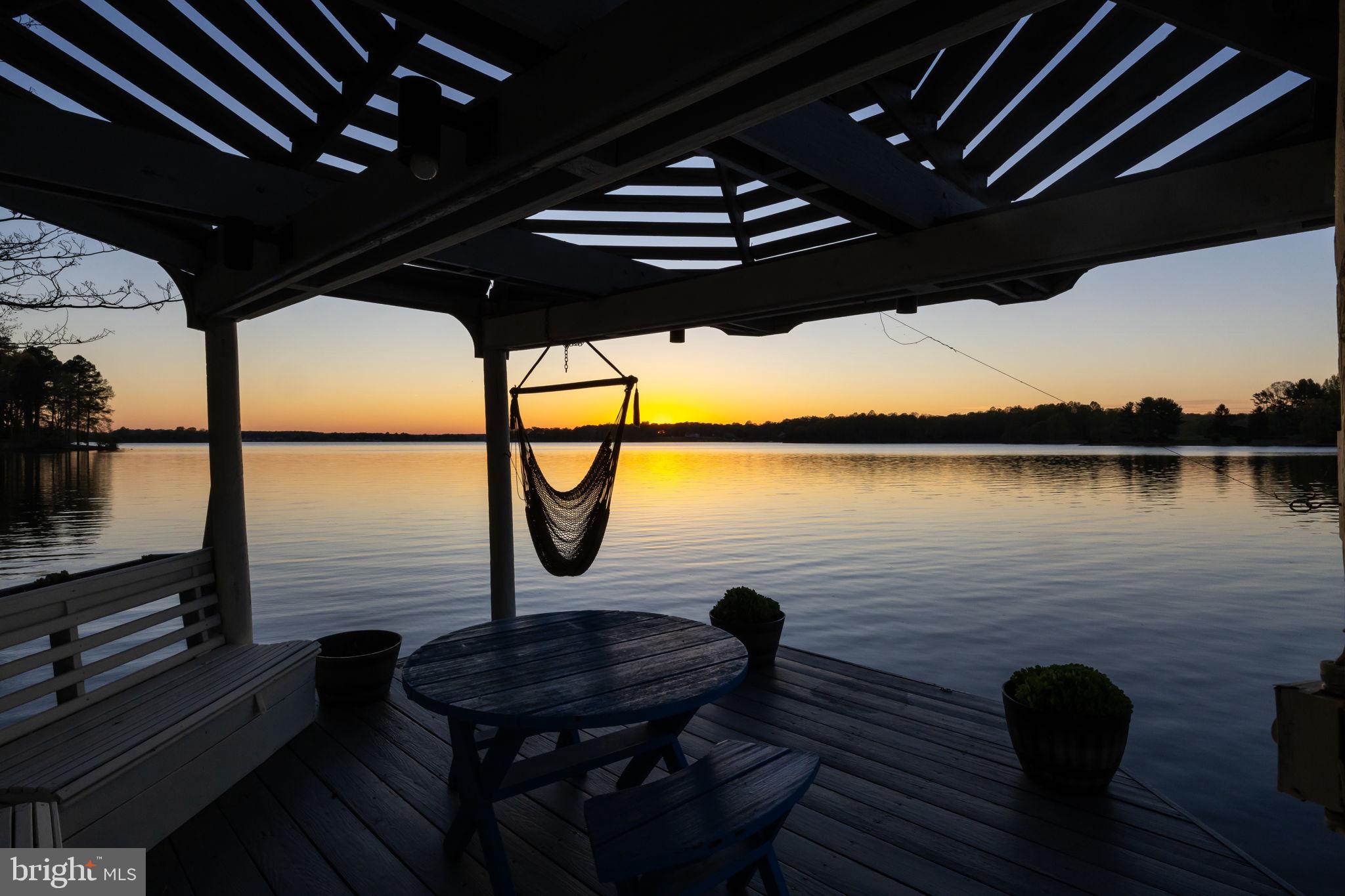 FISHERMANS COVE - Residential