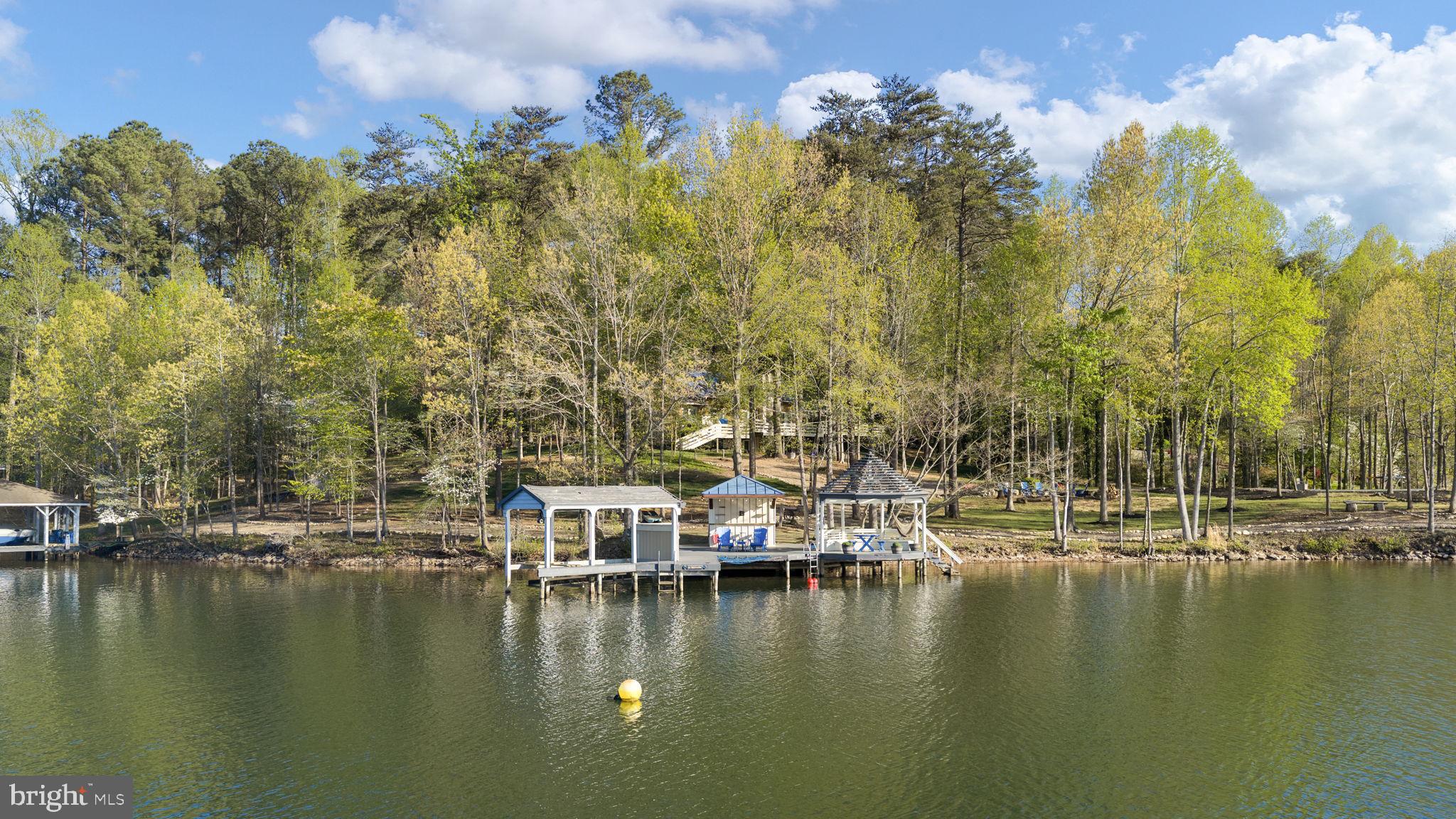 FISHERMANS COVE - Residential