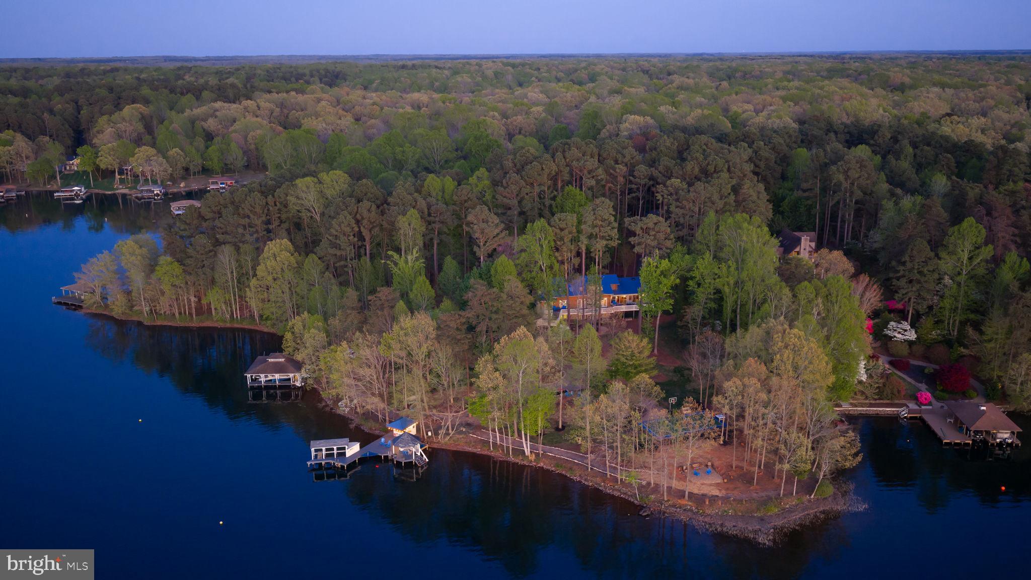 FISHERMANS COVE - Residential