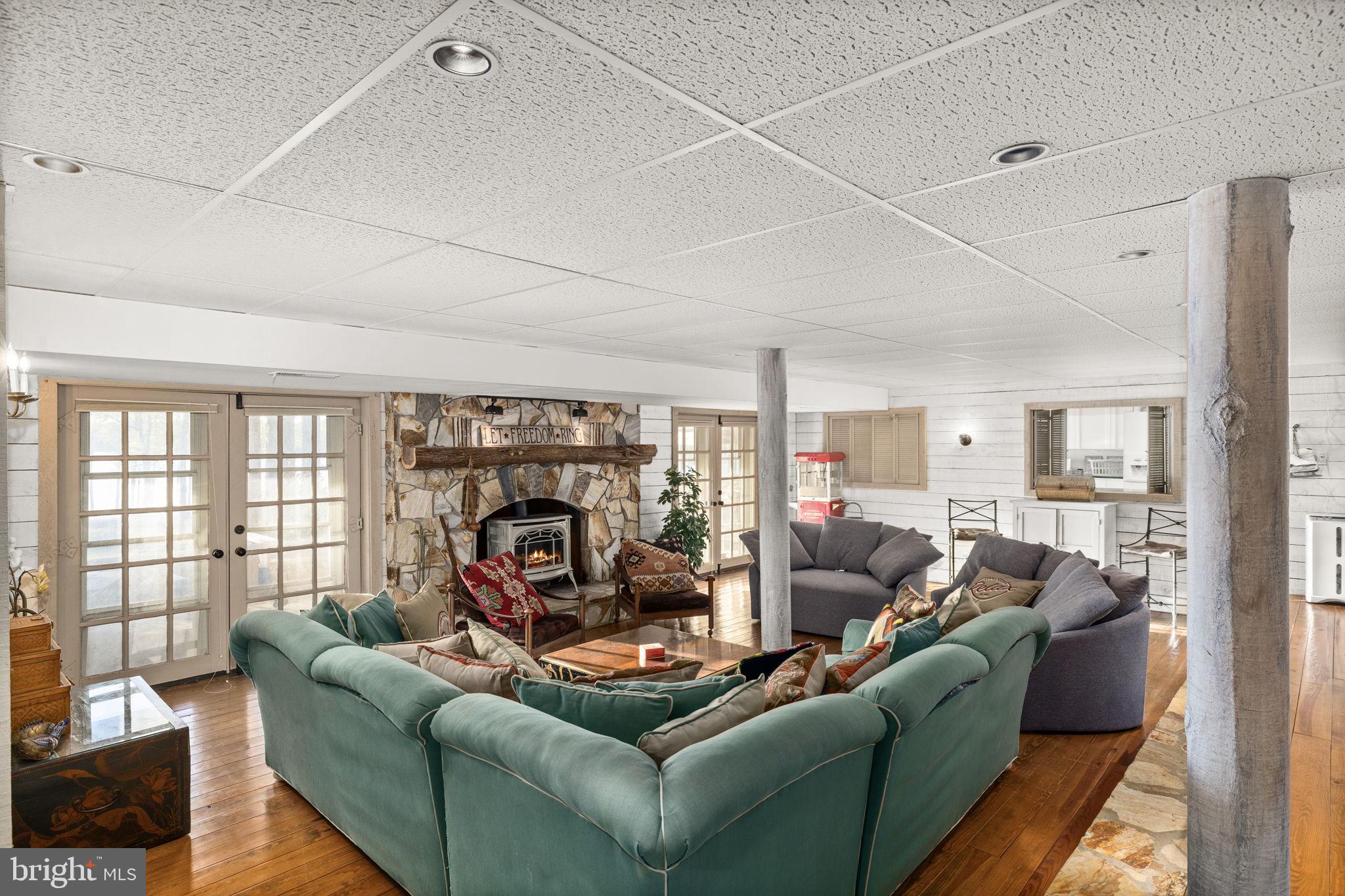 FISHERMANS COVE - Residential