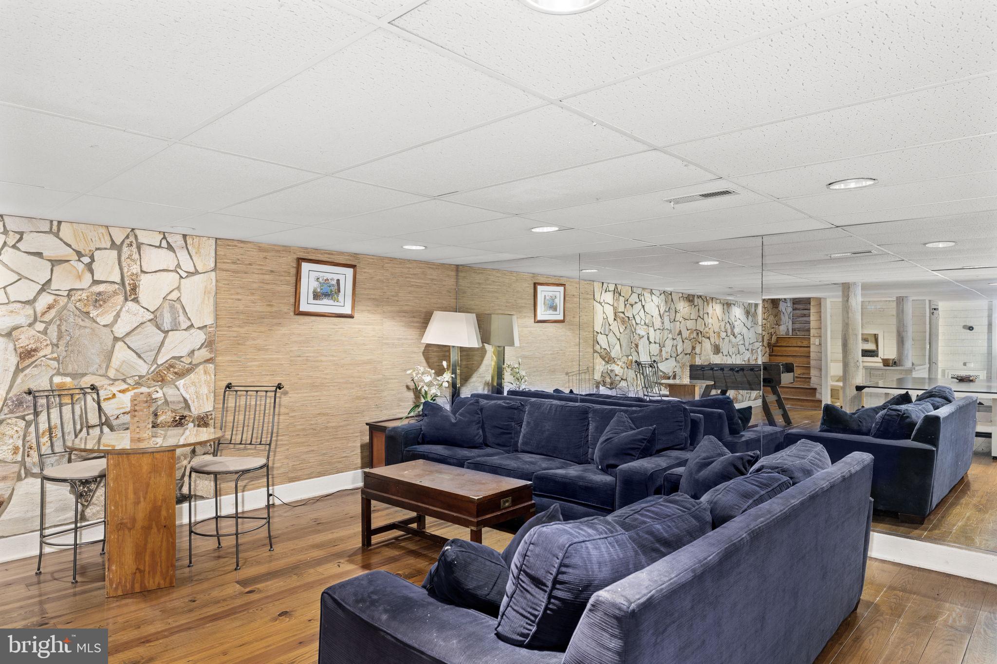 FISHERMANS COVE - Residential