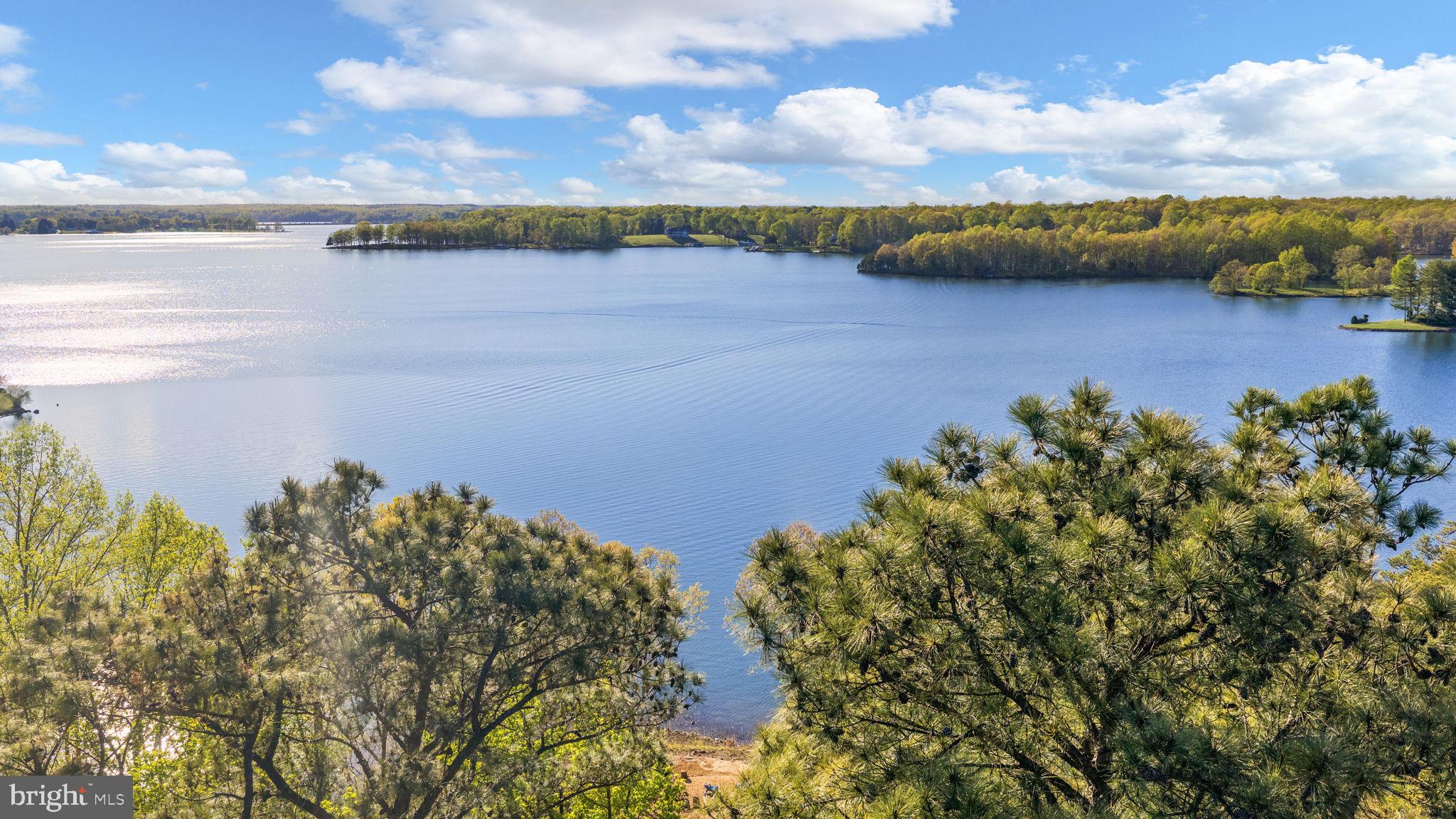FISHERMANS COVE - Residential