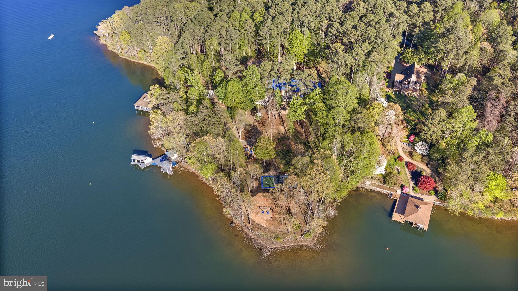 FISHERMANS COVE - Residential