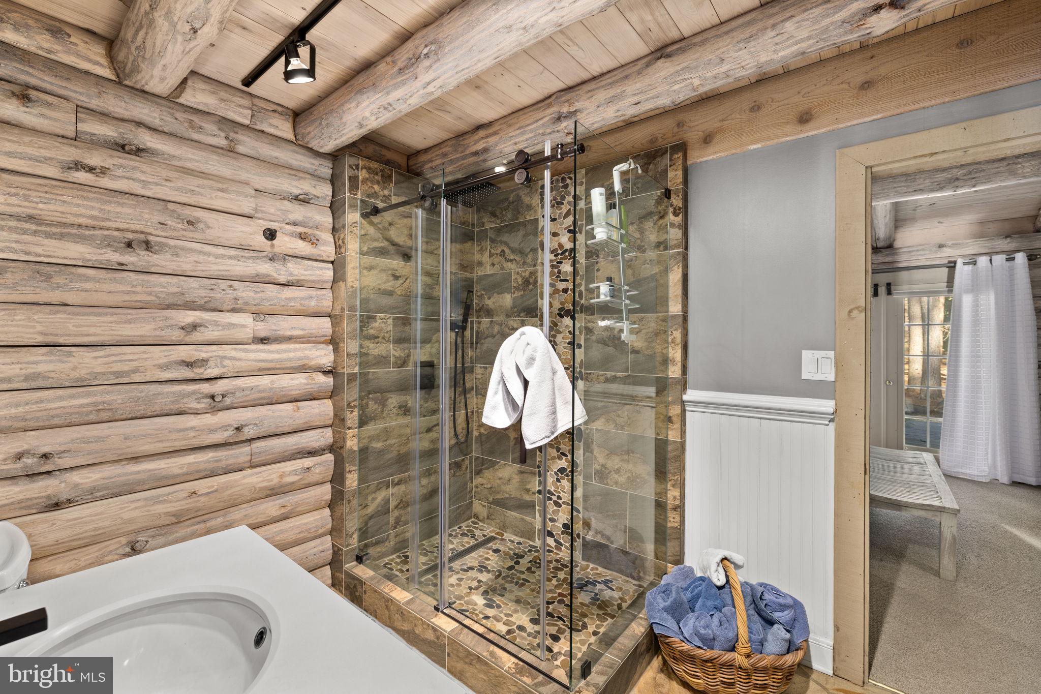 FISHERMANS COVE - Residential