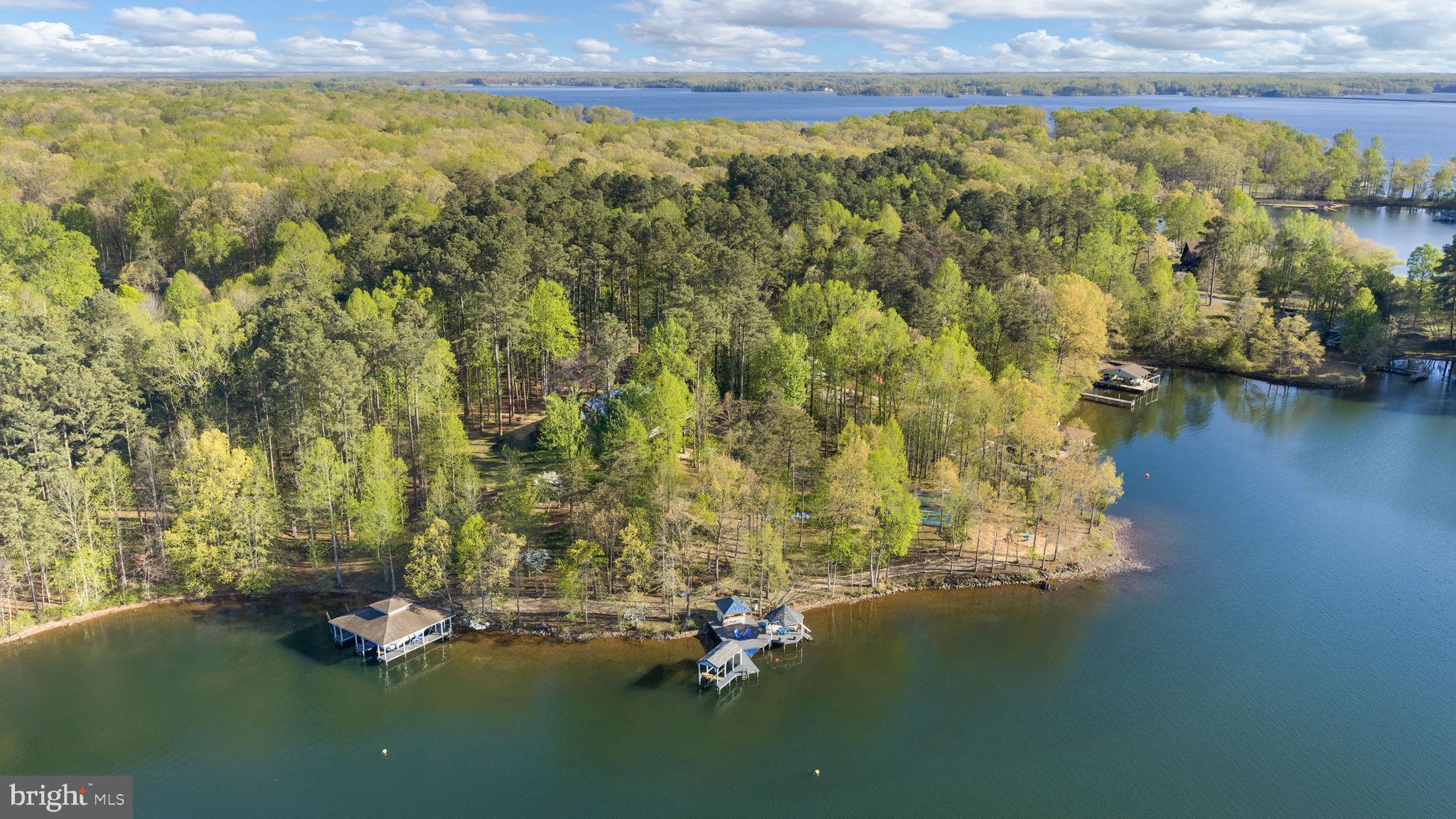 FISHERMANS COVE - Residential