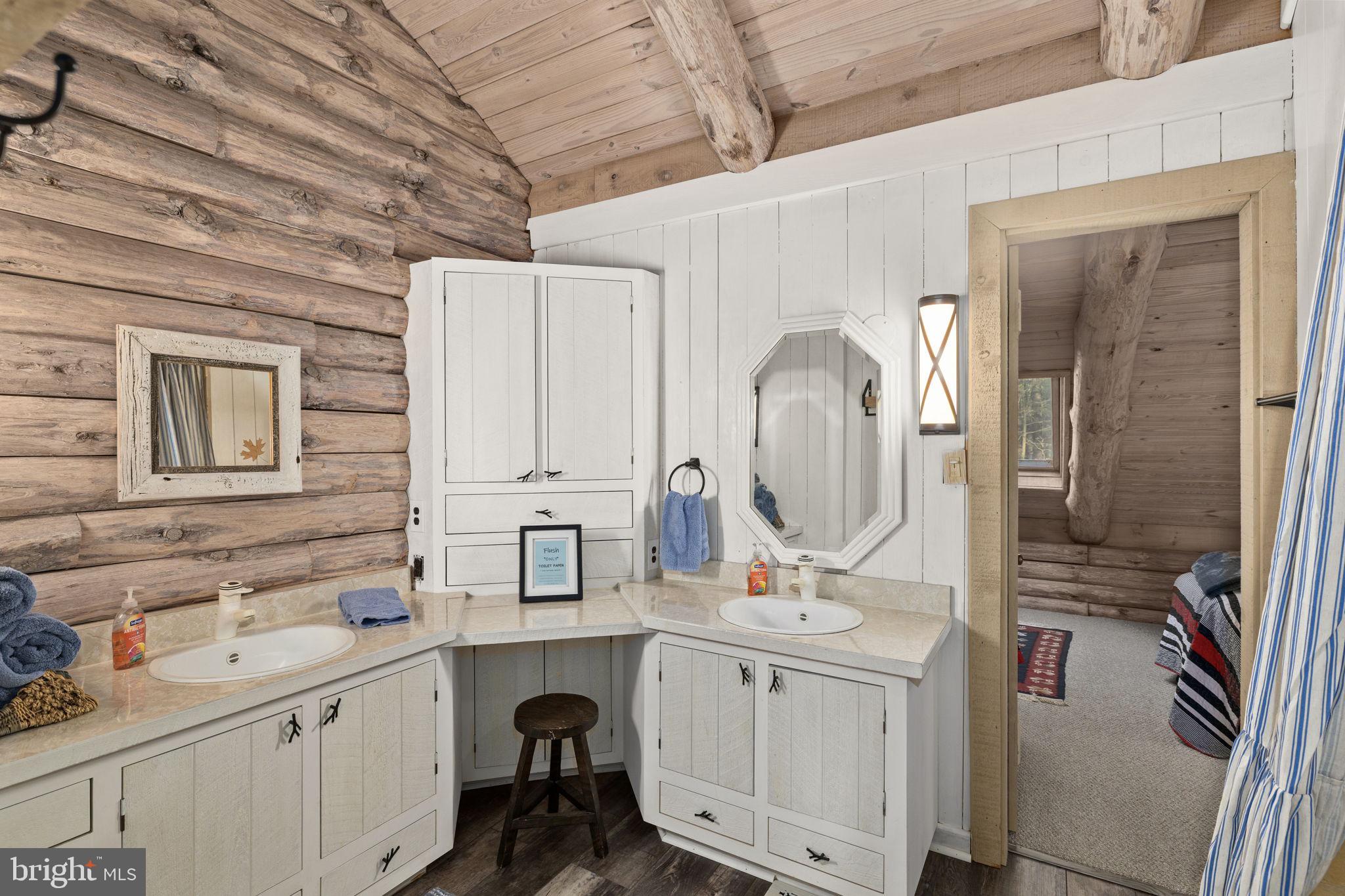 FISHERMANS COVE - Residential