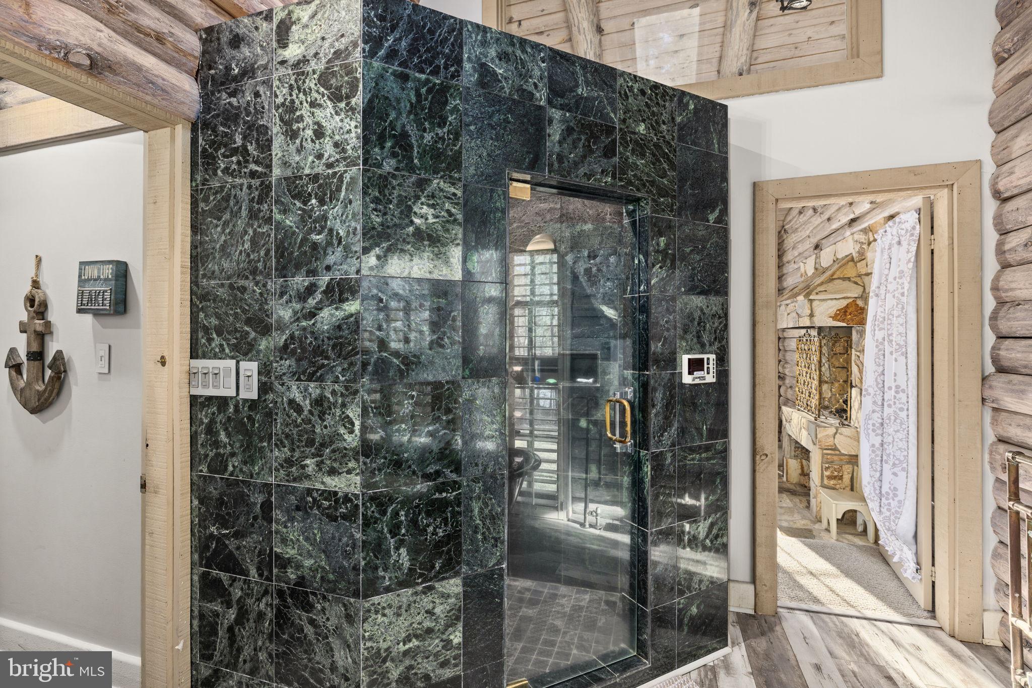 FISHERMANS COVE - Residential