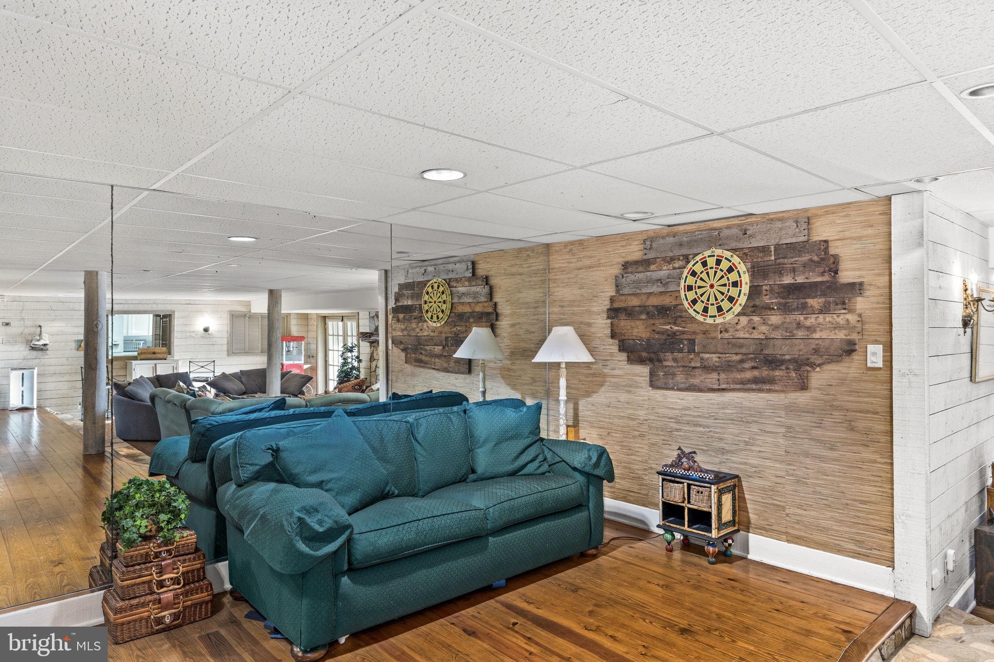 FISHERMANS COVE - Residential