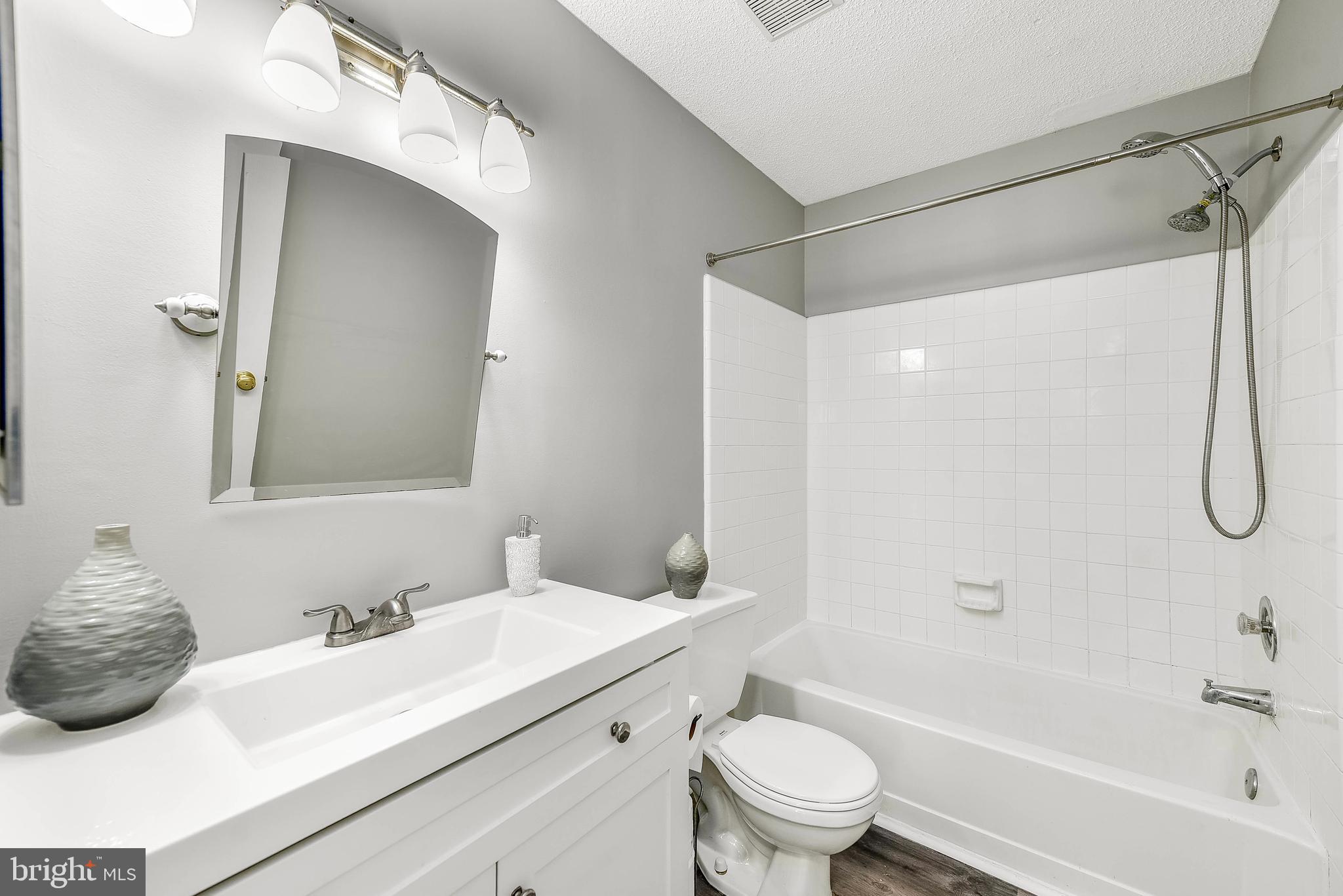 FOX CHASE/EXETER - Residential