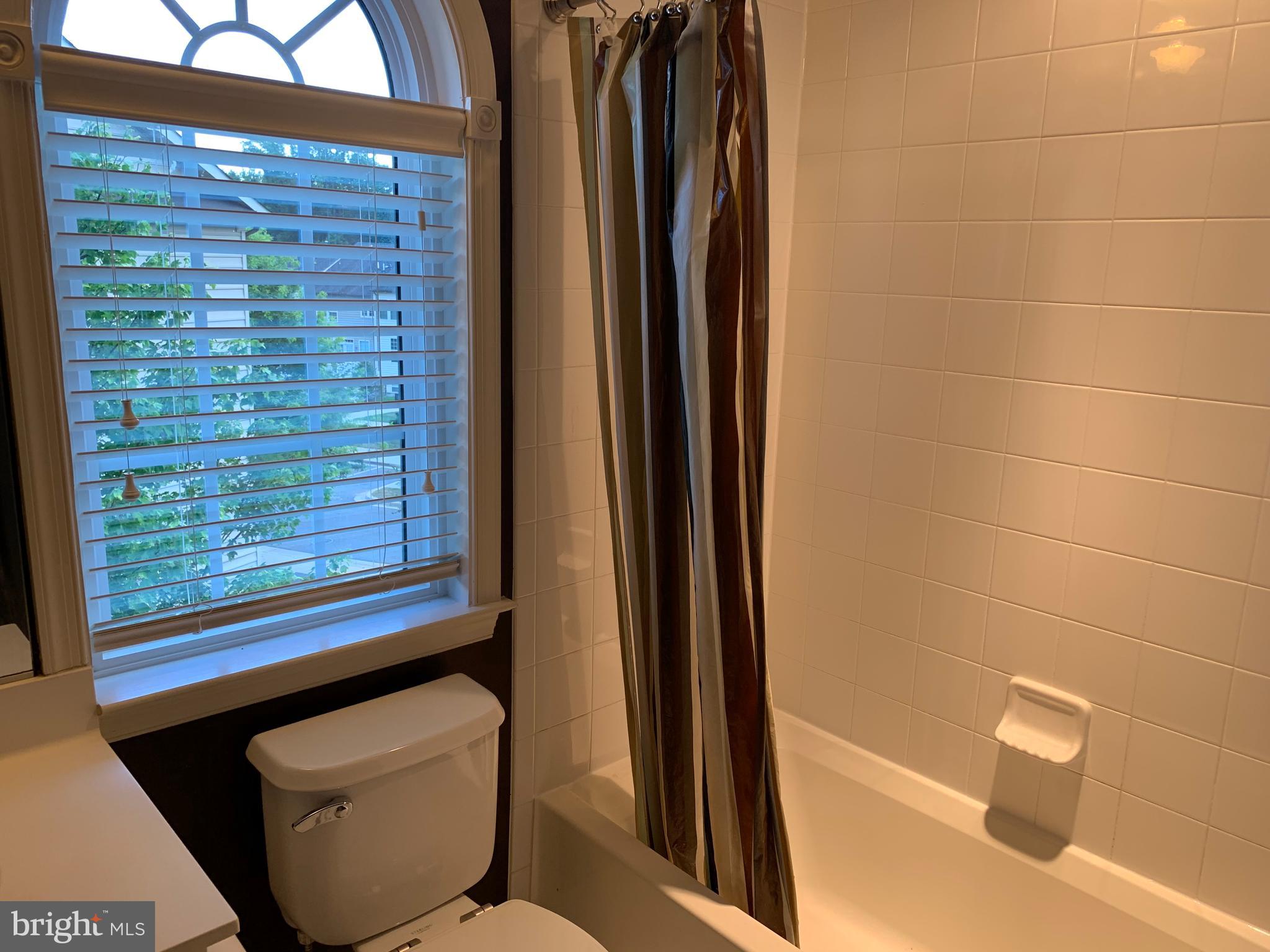 MONTGOMERY WHITE OAK - Residential Lease