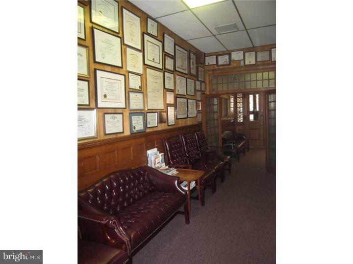 RITTENHOUSE SQUARE - Commercial Sale