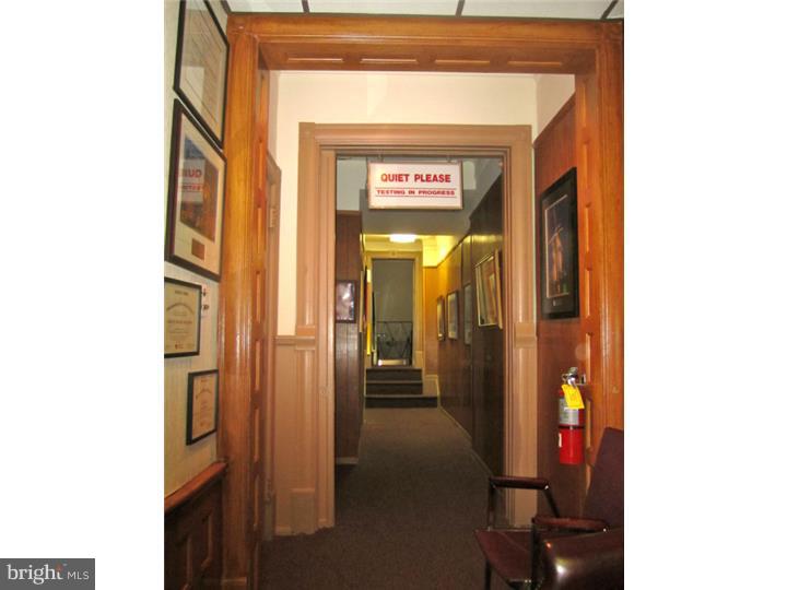 RITTENHOUSE SQUARE - Commercial Sale