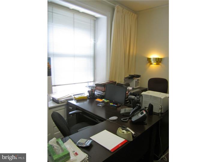 RITTENHOUSE SQUARE - Commercial Sale