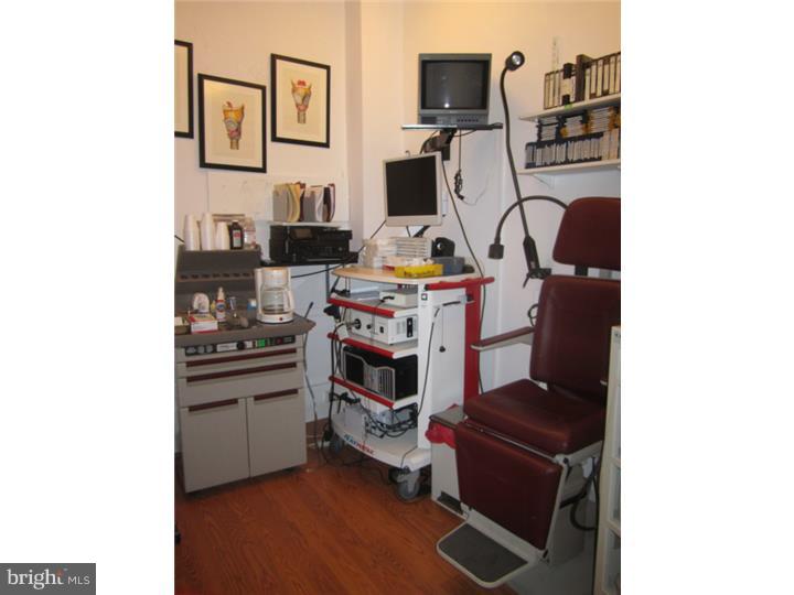 RITTENHOUSE SQUARE - Commercial Sale