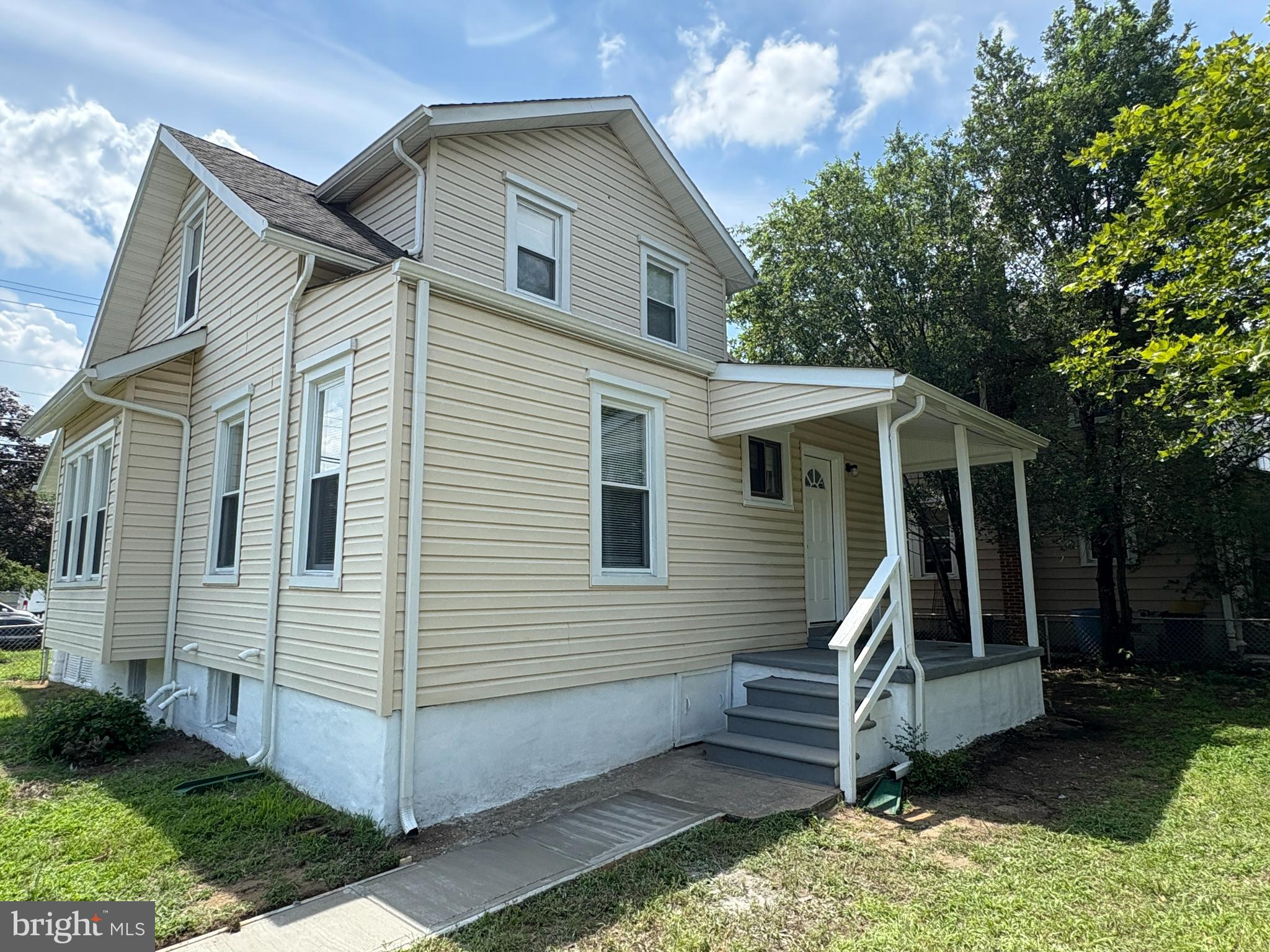 537 BRIDGEBORO STREET
