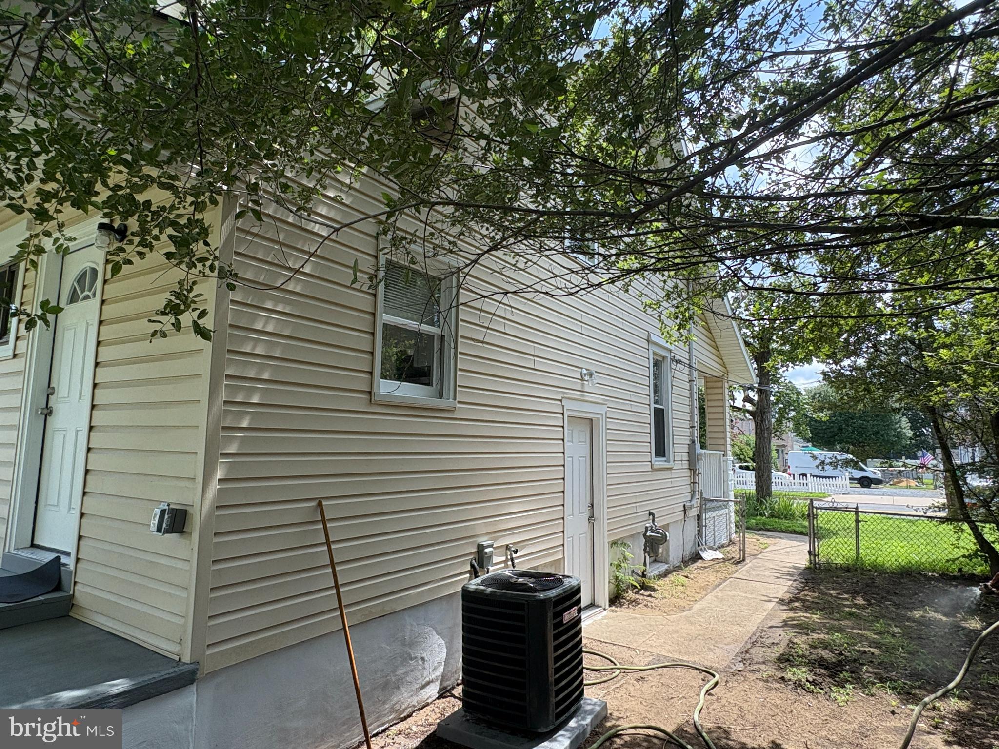 537 BRIDGEBORO STREET