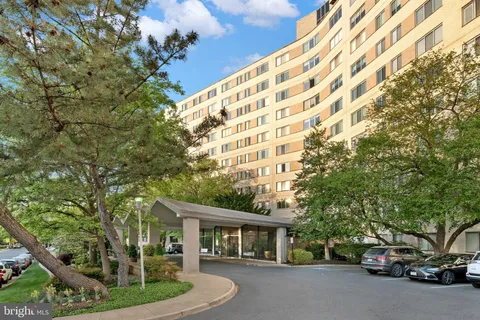 1200 N Nash Street N Unit 549, Arlington, VA MLS: VAAR2056448