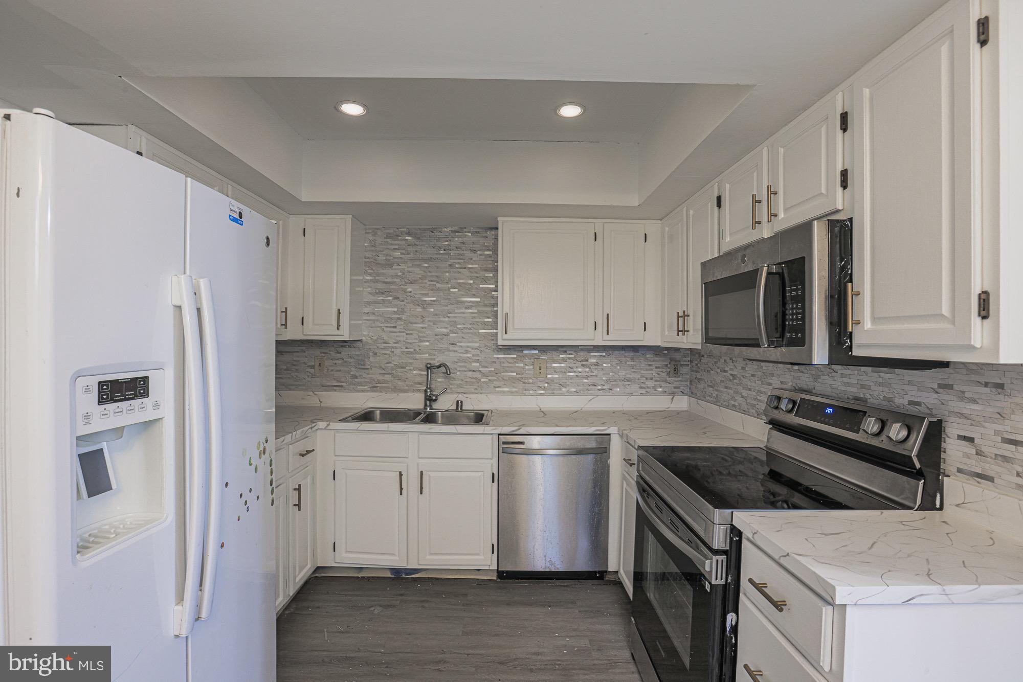 PERRY HALL - Residential