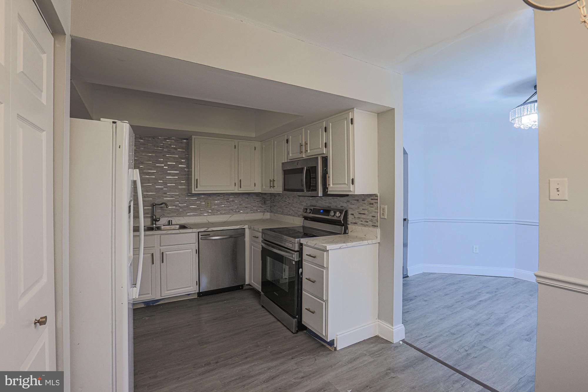 PERRY HALL - Residential