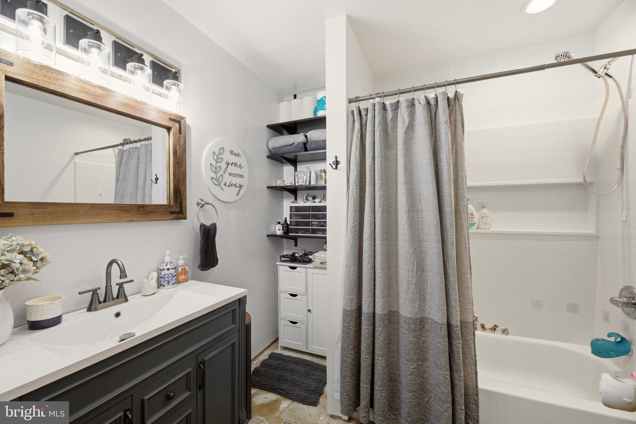 CHESTER HARBOR - Residential