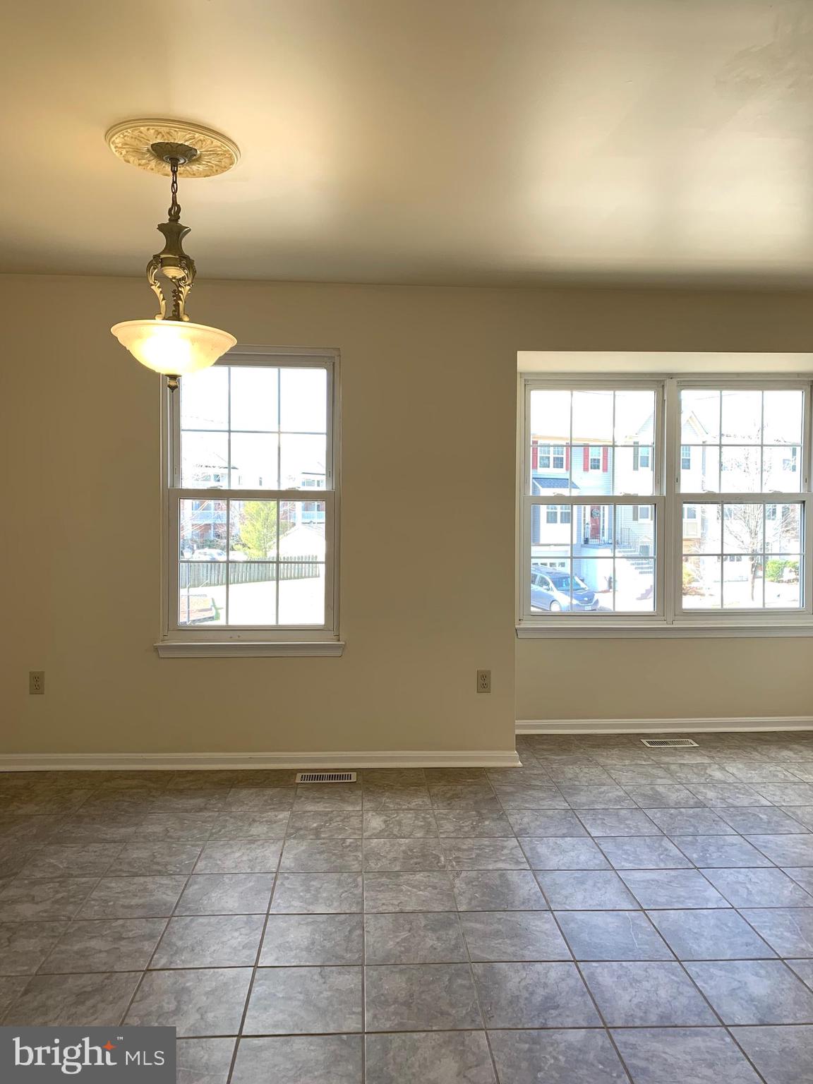 KINGS CREST AT SALEM STATION - Residential Lease