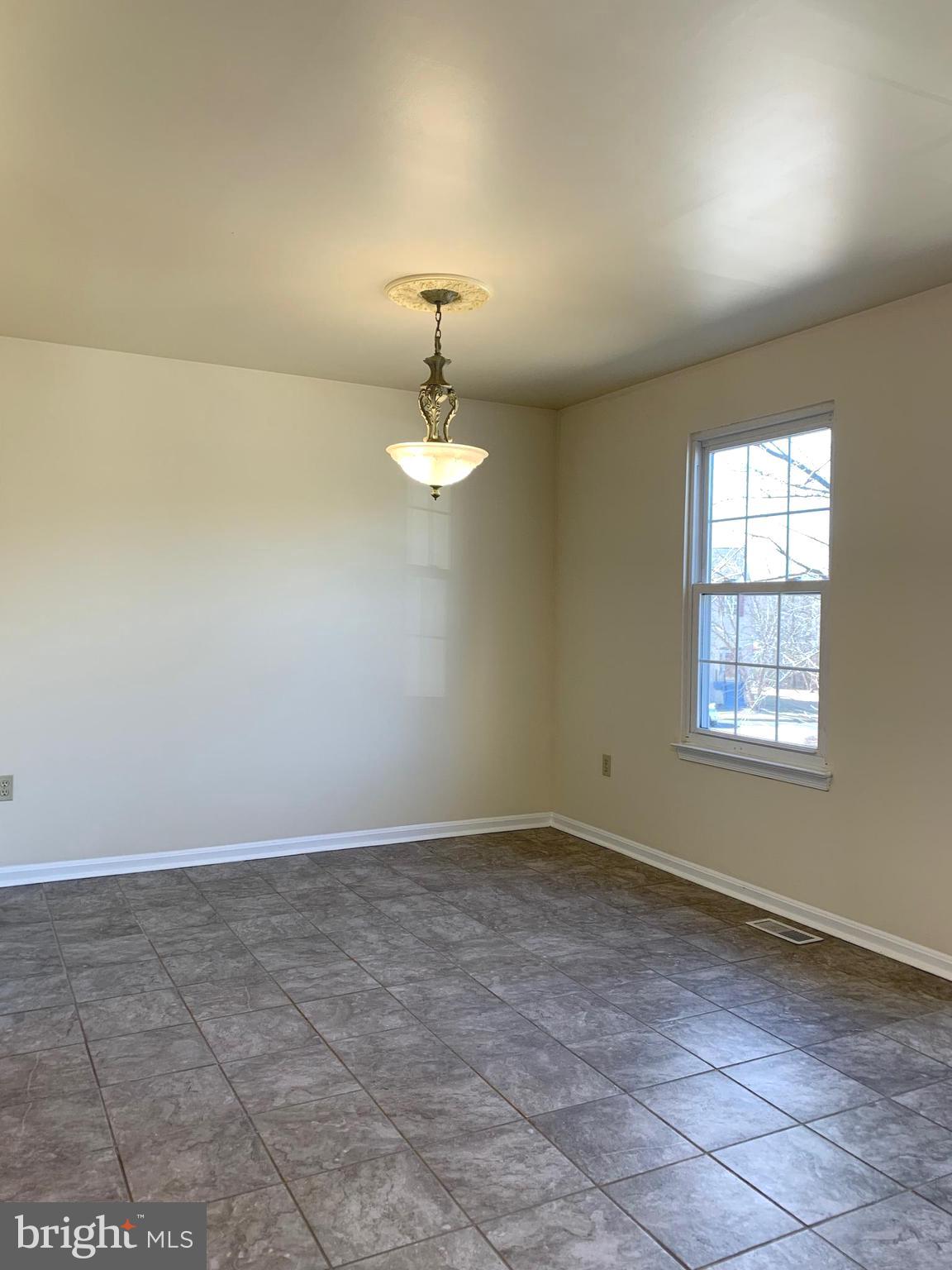 KINGS CREST AT SALEM STATION - Residential Lease