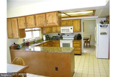 HAMPTON OAKS - Residential