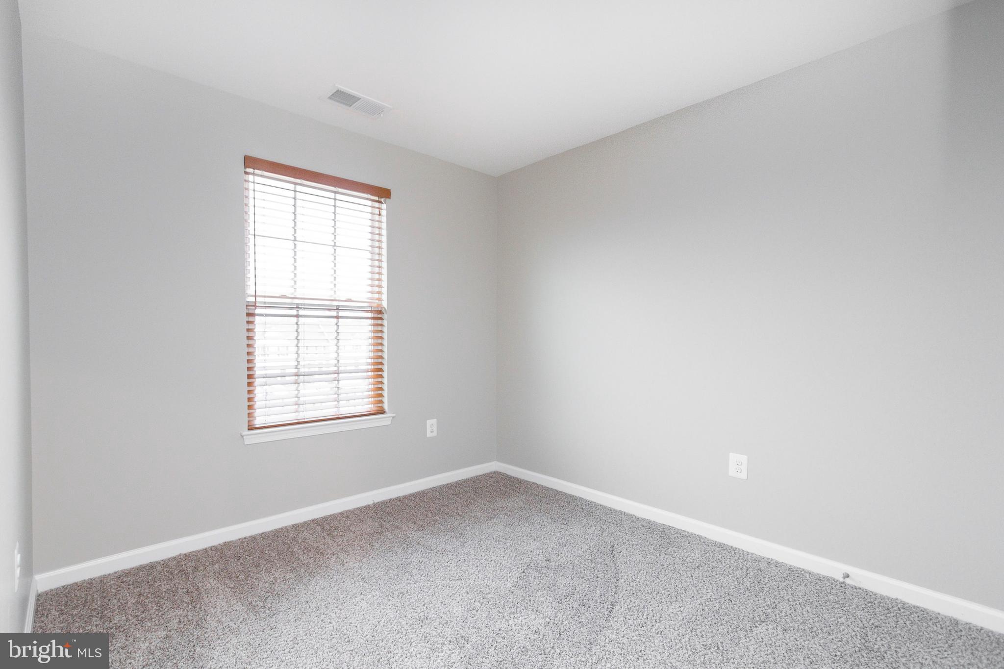 LAFAYETTE CROSSING - Residential Lease