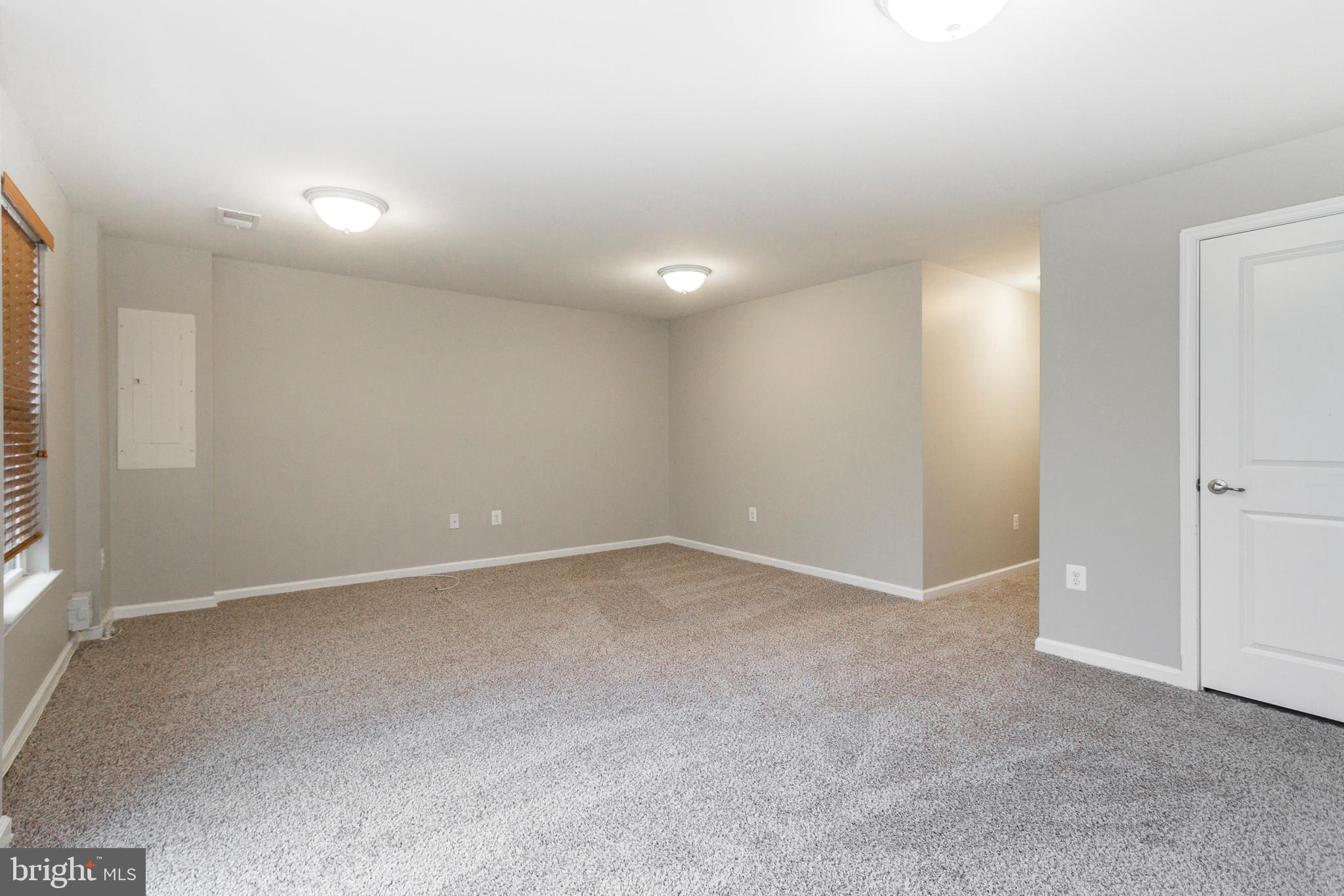 LAFAYETTE CROSSING - Residential Lease