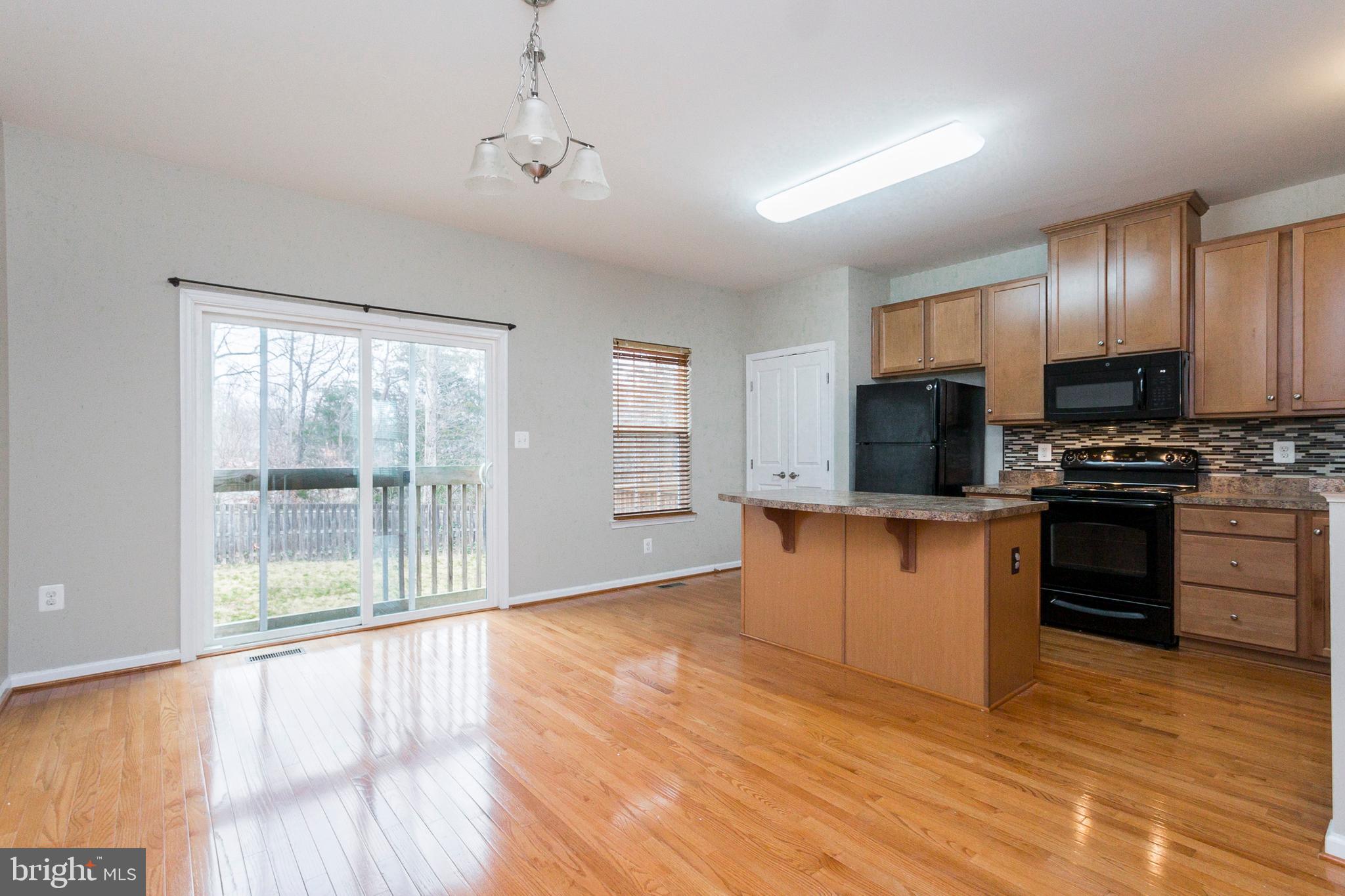 LAFAYETTE CROSSING - Residential Lease